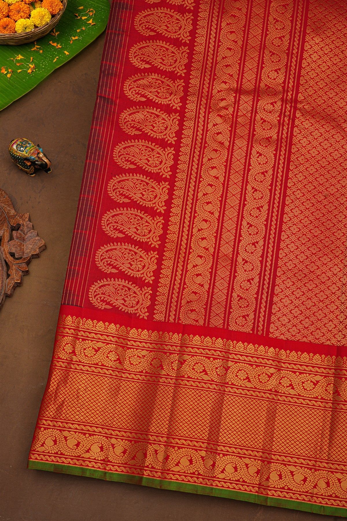 Gadwal Silk Bottle Green Saree With Floral Brocade Pallu