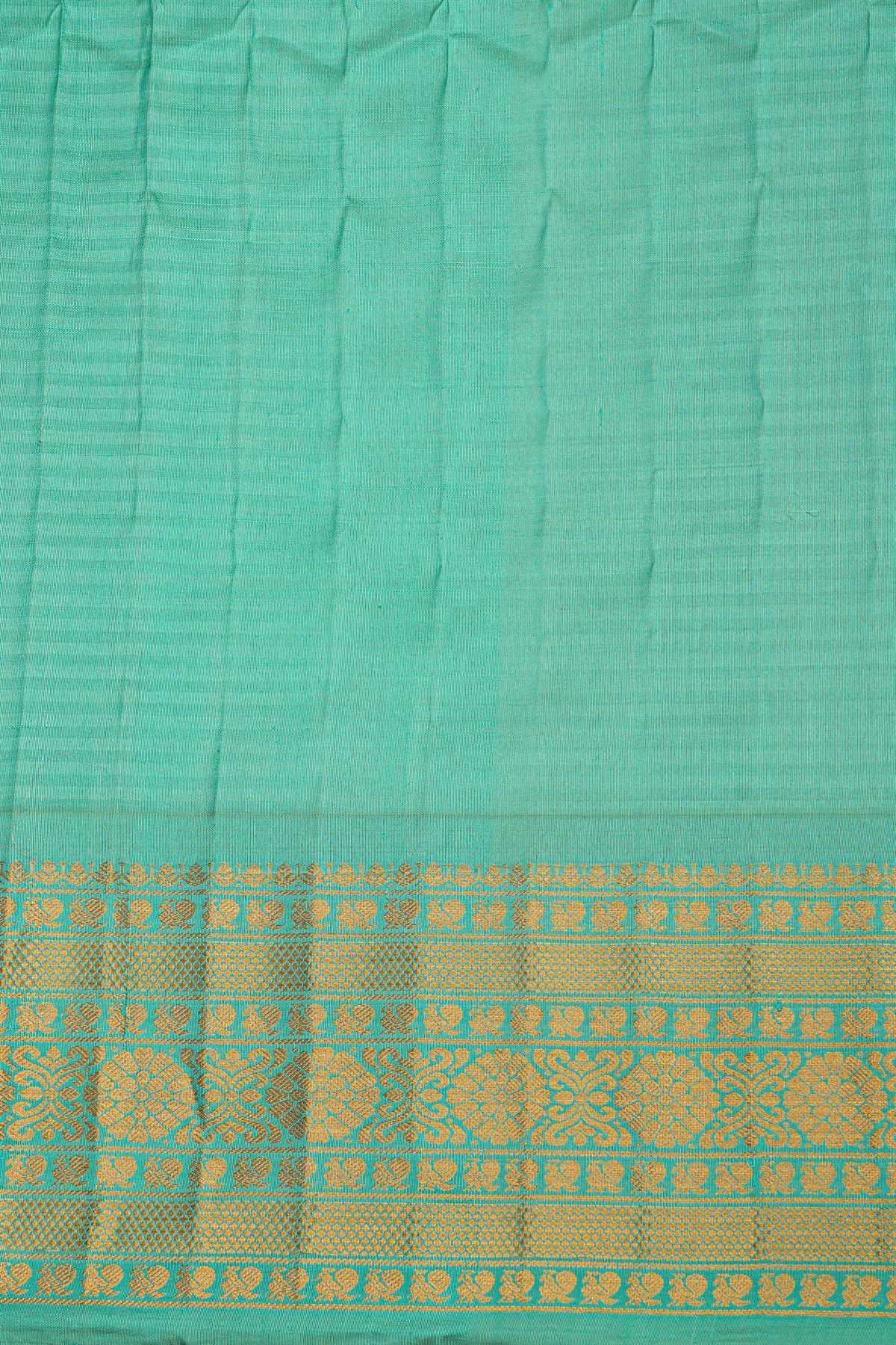 Gadwal Silk Cream Saree With Floral Brocade Pallu