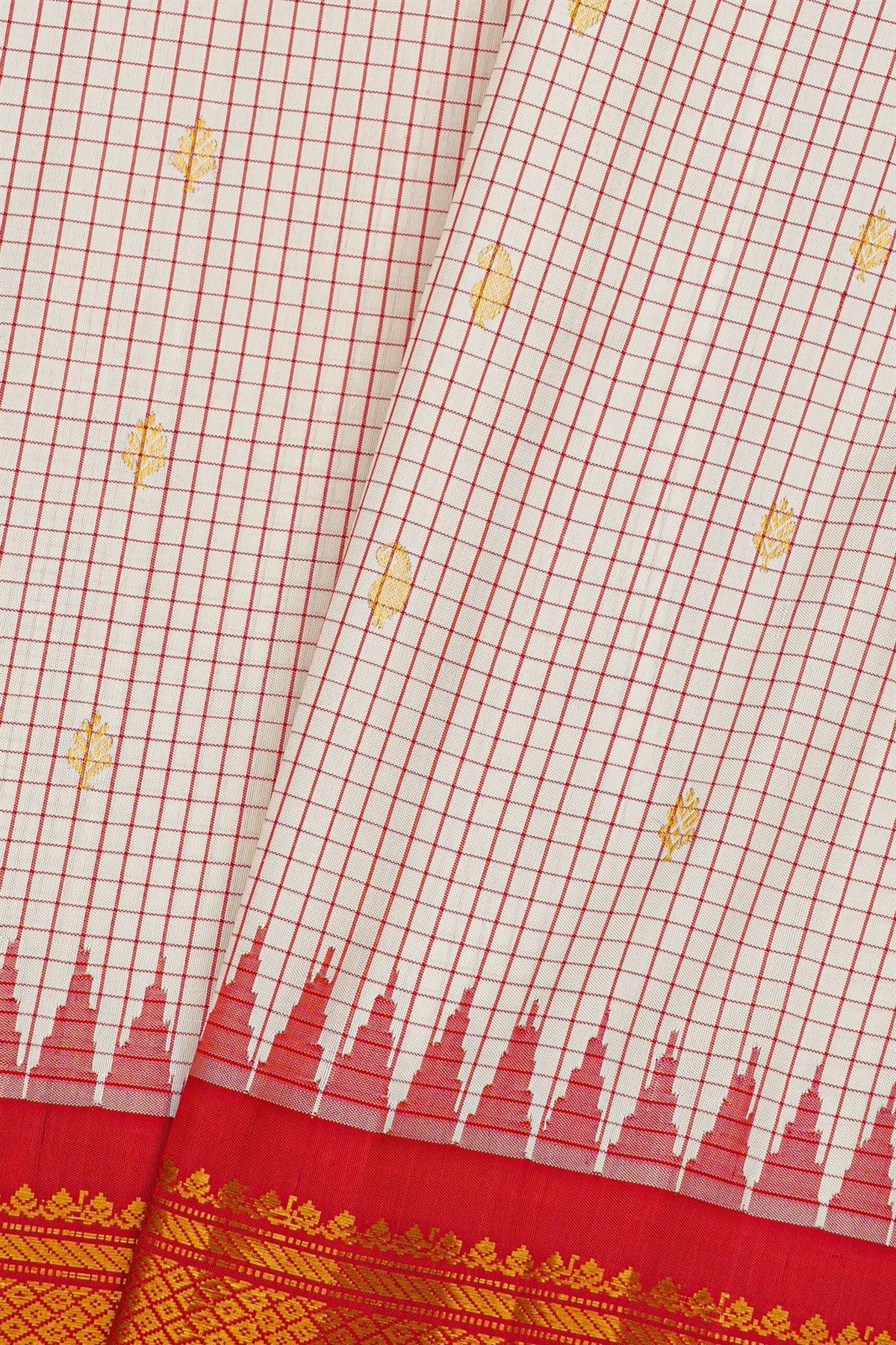 Gadwal Silk Off White Saree With Floral Brocade Pallu