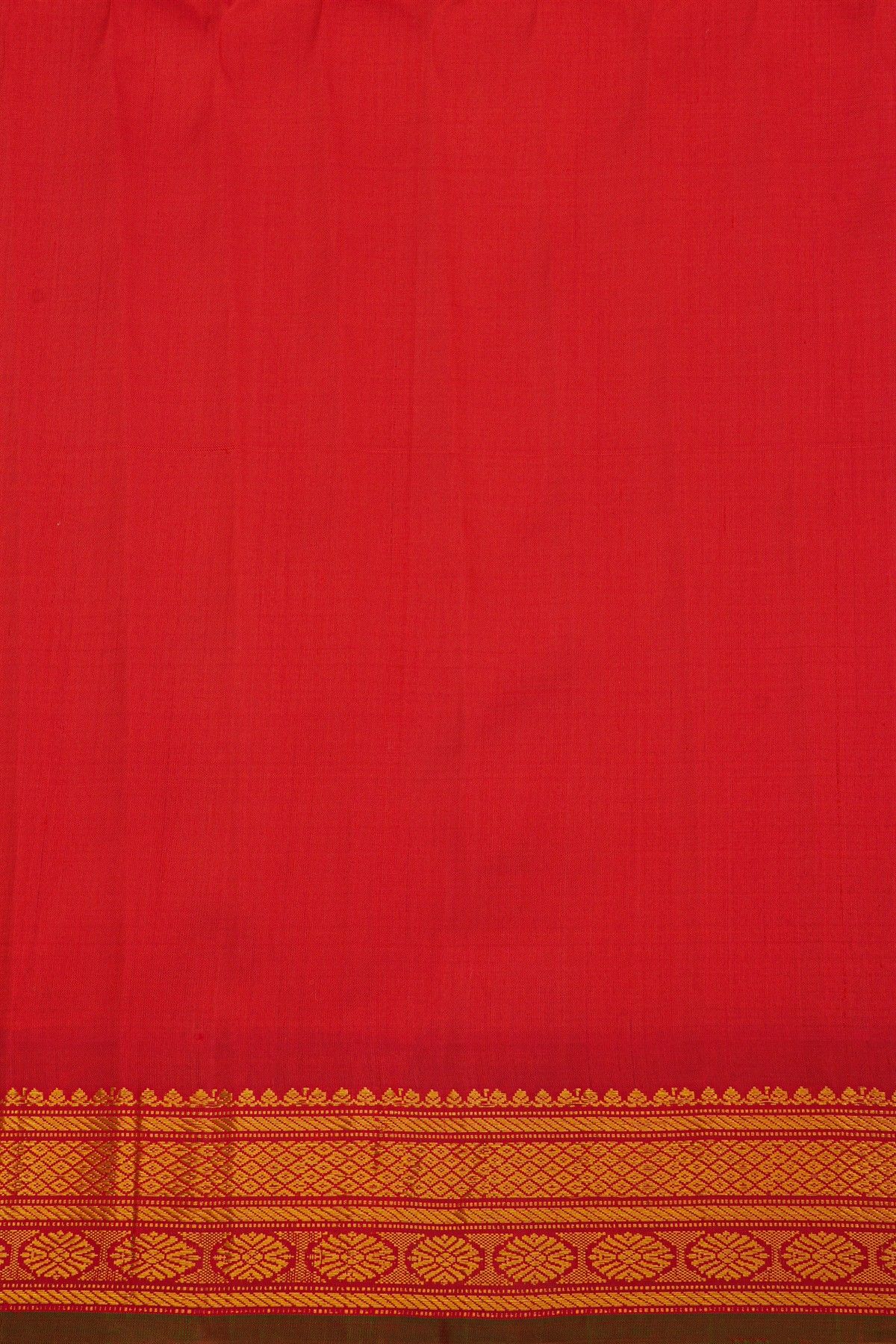 Gadwal Silk Off White Saree With Floral Brocade Pallu