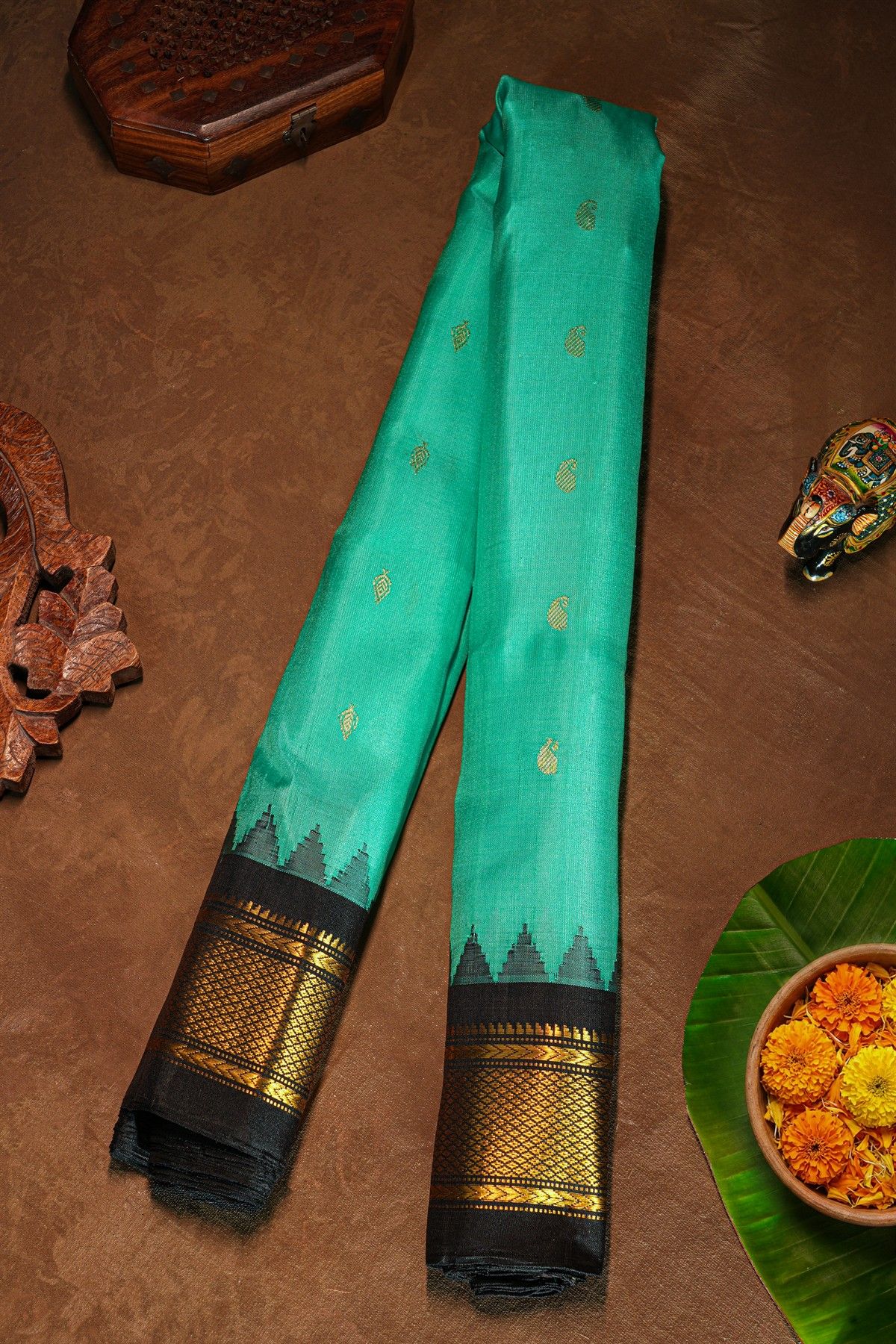 Gadwal Silk Turquoise Blue Saree With Buttis Body And Contrast Kaddi Border