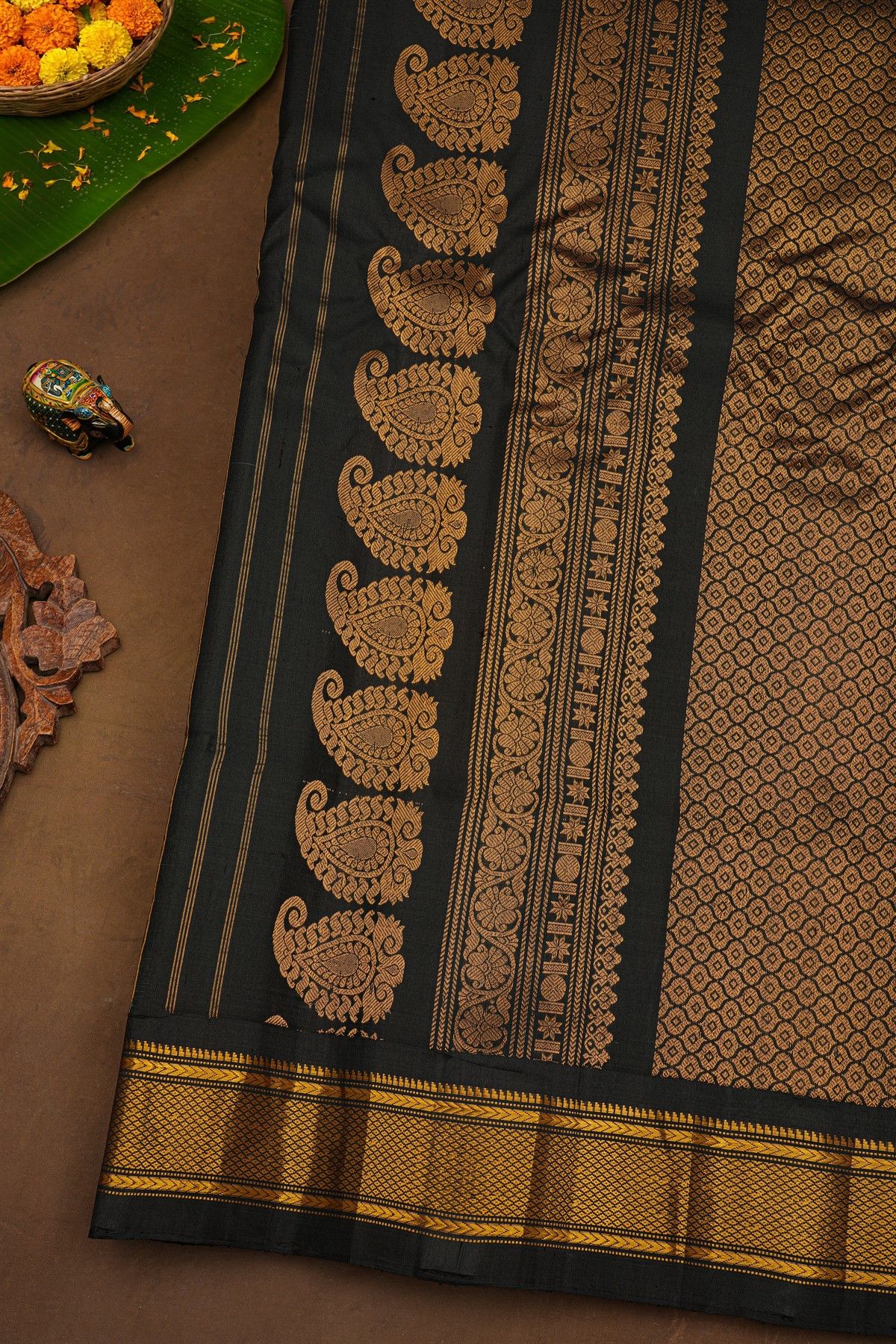 Gadwal Silk Turquoise Blue Saree With Buttis Body And Contrast Kaddi Border