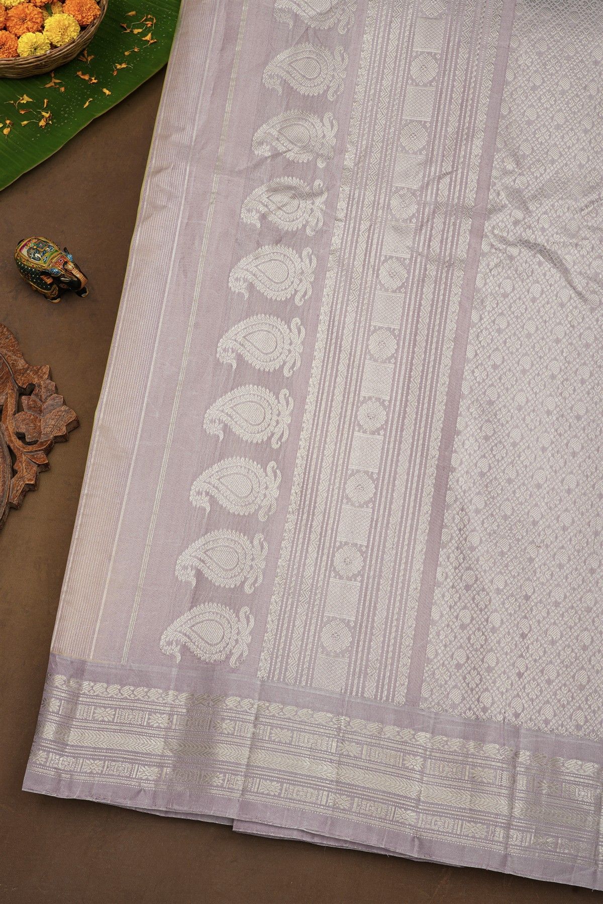Gadwal Silk Cream Saree With Floral Brocade Pallu