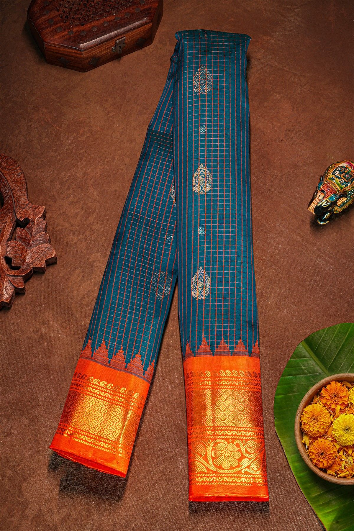 Gadwal Silk Blue Saree With Floral Brocade Pallu