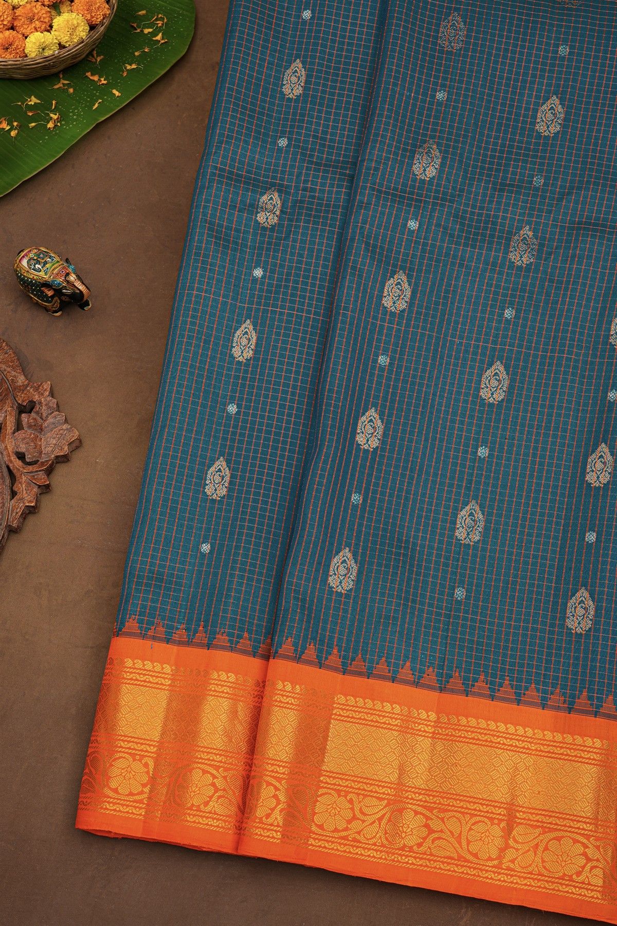 Gadwal Silk Blue Saree With Floral Brocade Pallu
