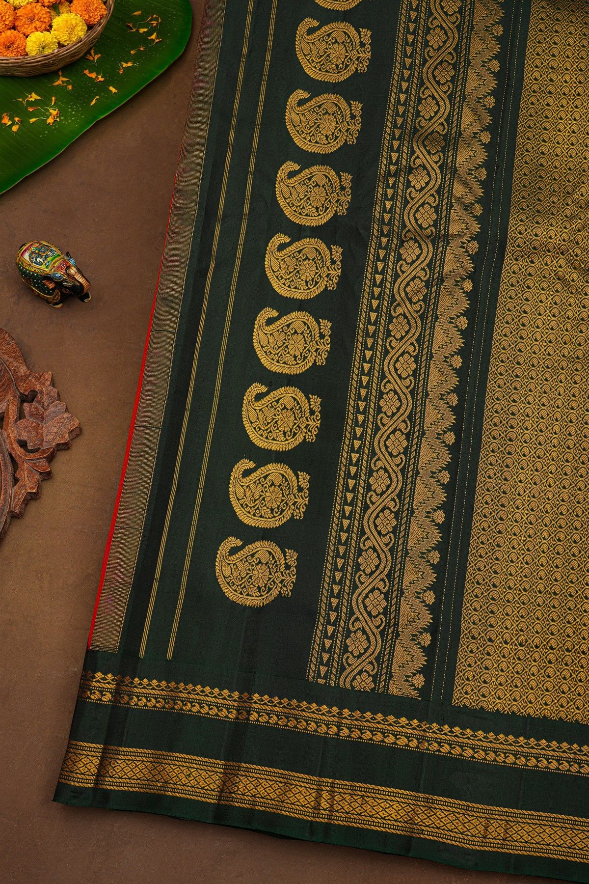 Gadwal Silk Dual Colour Saree With Floral Brocade Pallu