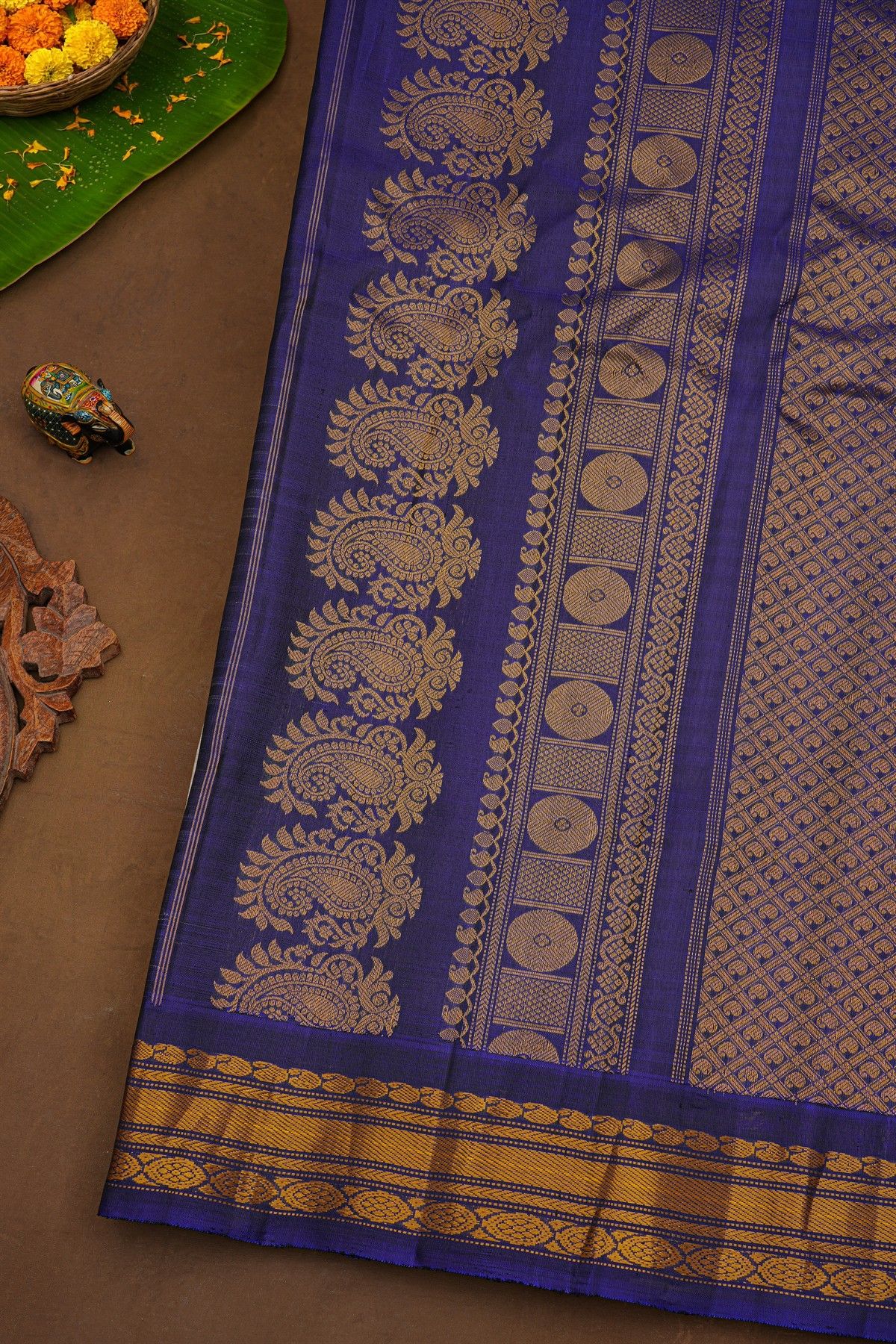 Gadwal Silk Cream Saree With Floral Brocade Pallu