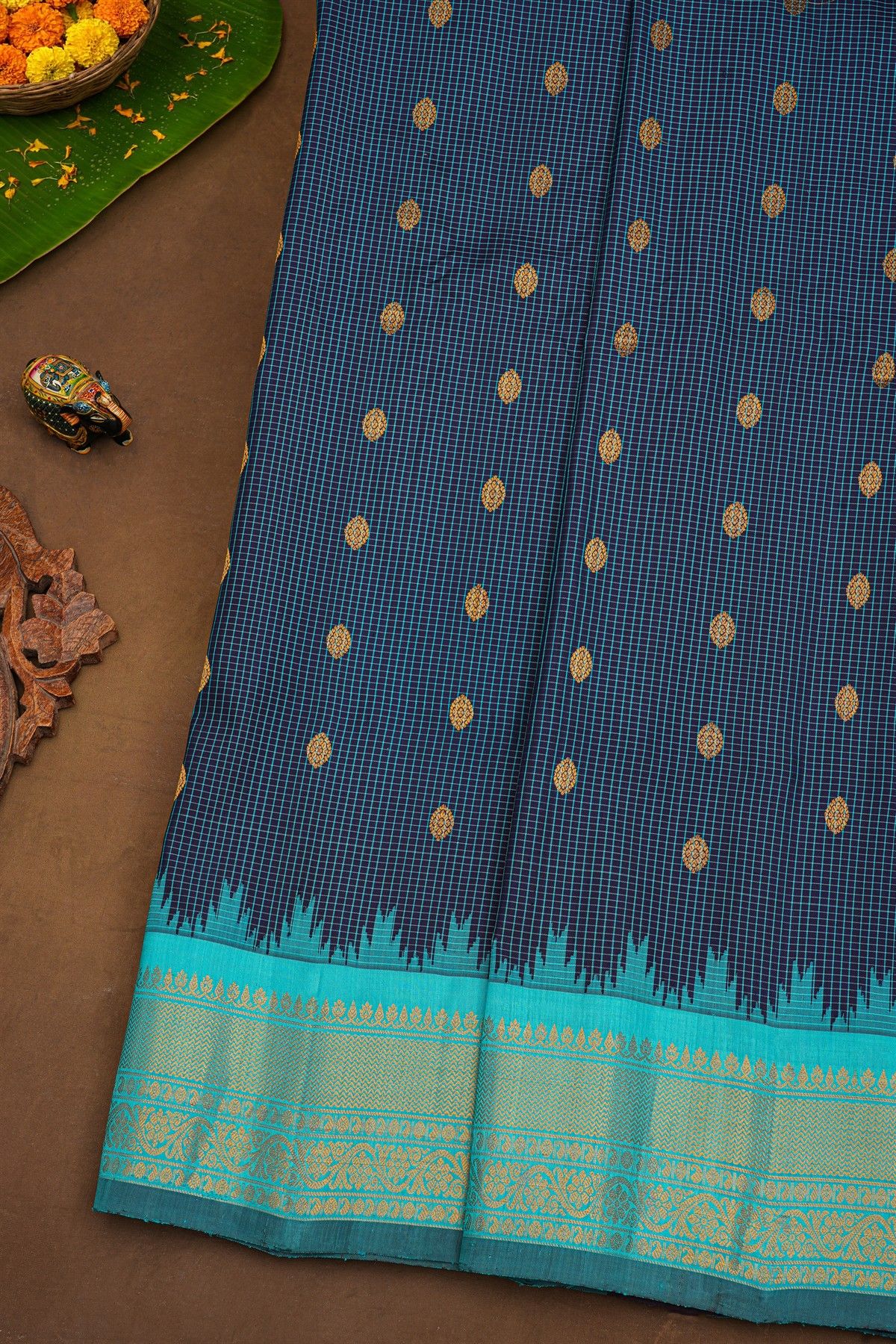 Gadwal Silk Navy Blue Saree With Floral Brocade Pallu