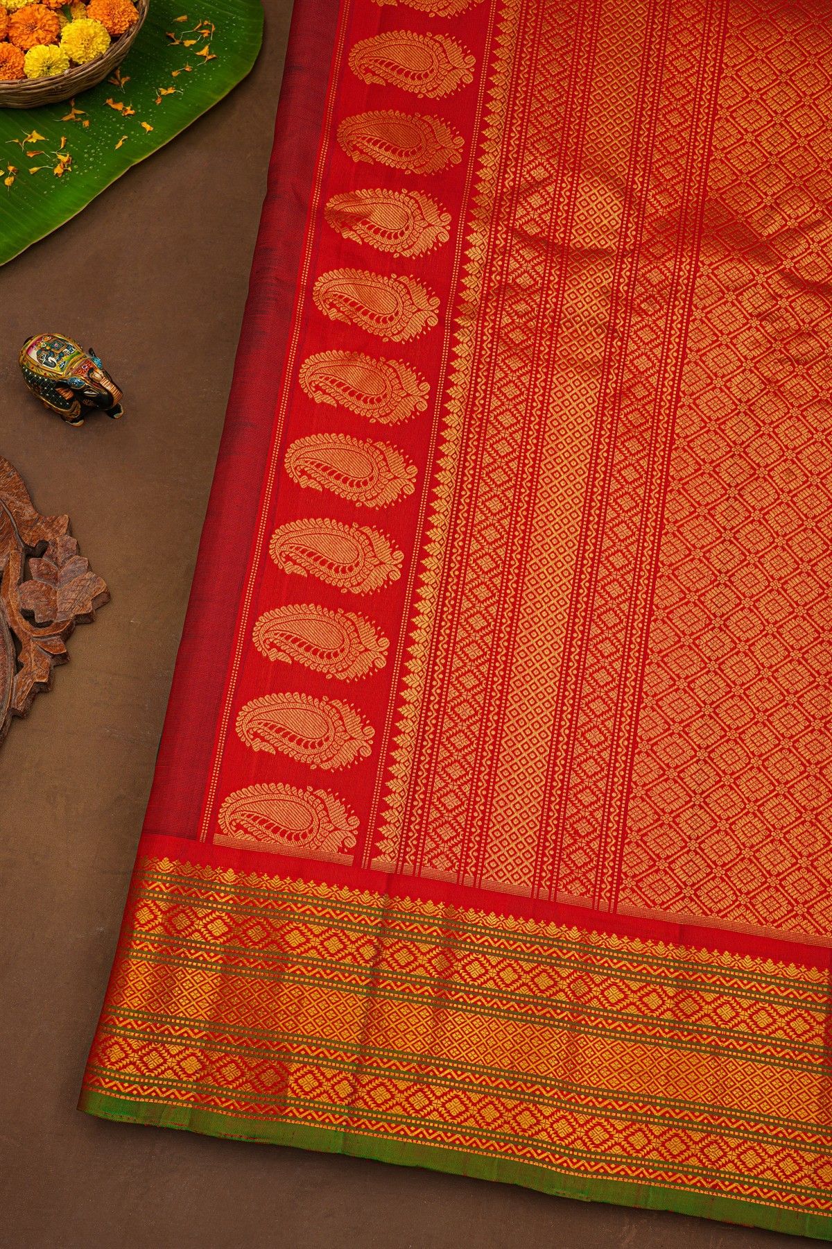 Gadwal Silk Bottle Green Saree With Floral Brocade Pallu