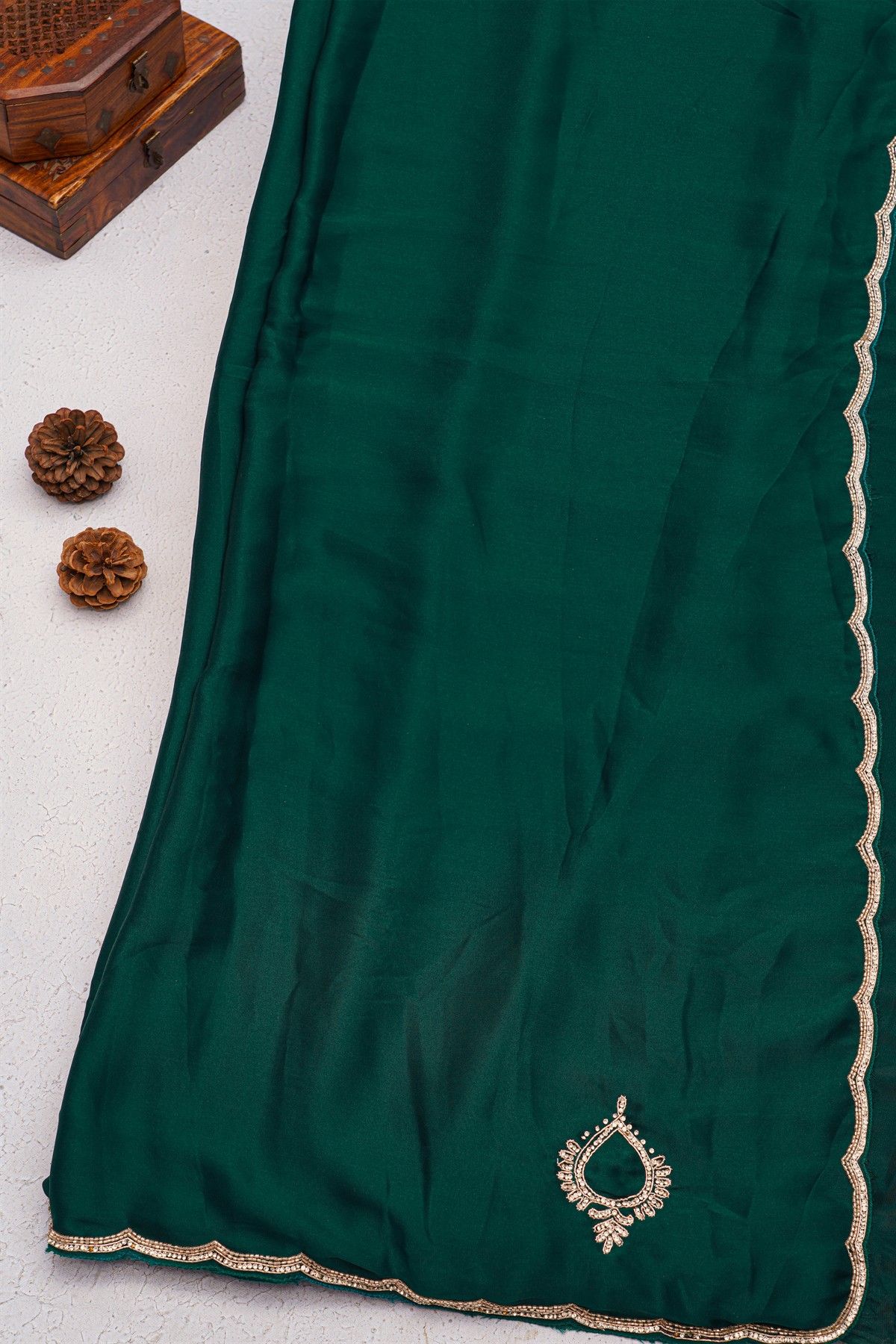 Designer Crepe Emerald Green Saree With Weaves Design In Kardhana Work Border