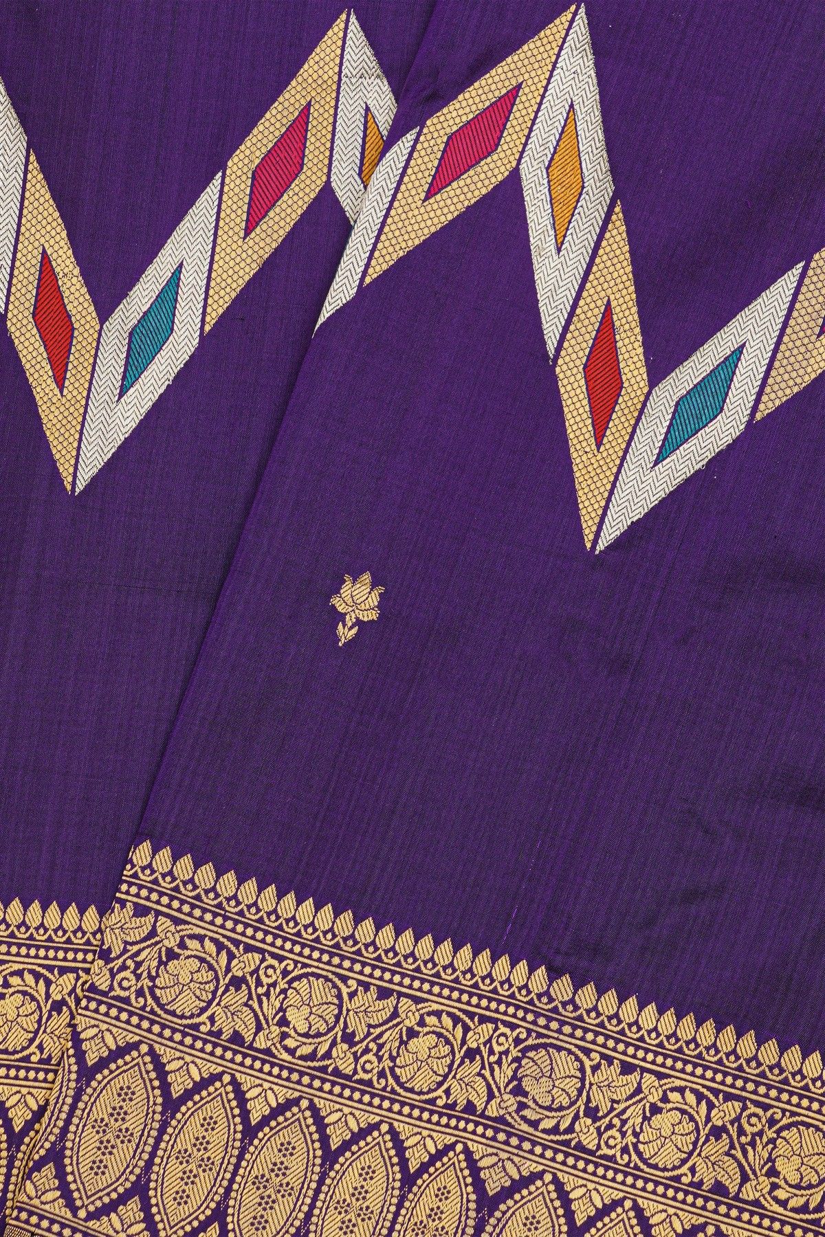 Banarasi Silk Navy Blue Saree With Floral Brocade Pallu