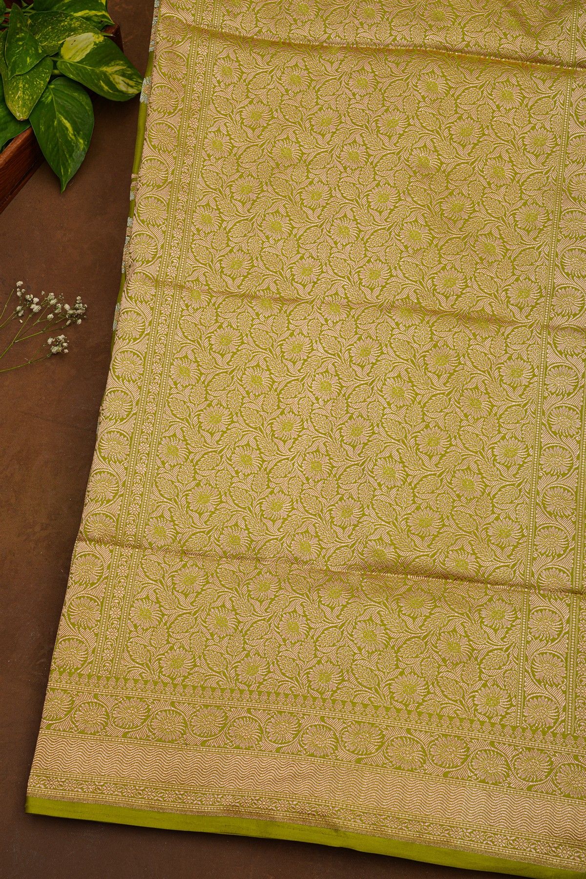Banarasi Silk Mehendi Green Saree With Florals And Leaves Jaal Border