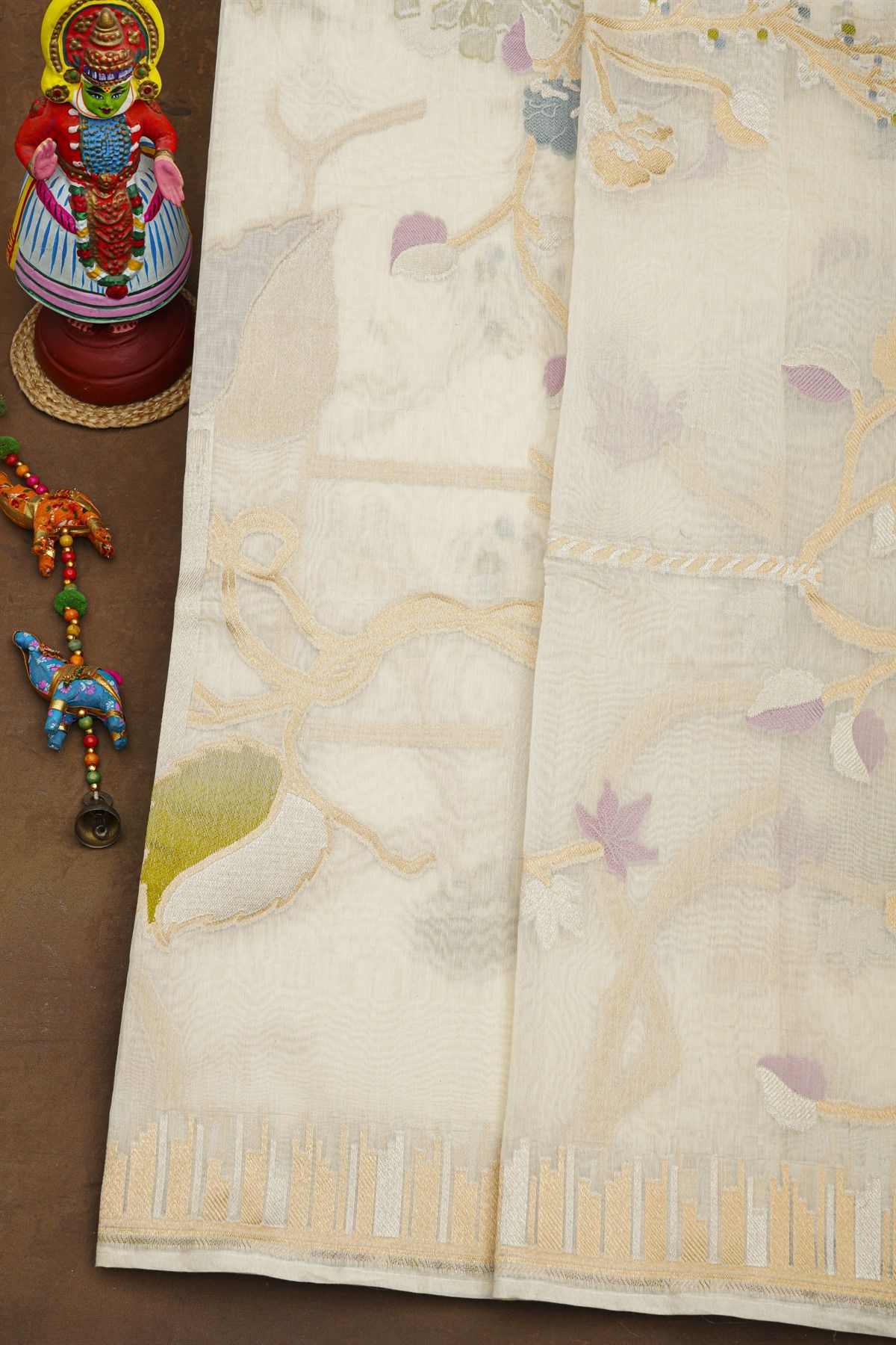 Fancy Matka Silk Off White Saree With All Over Floral Jaal