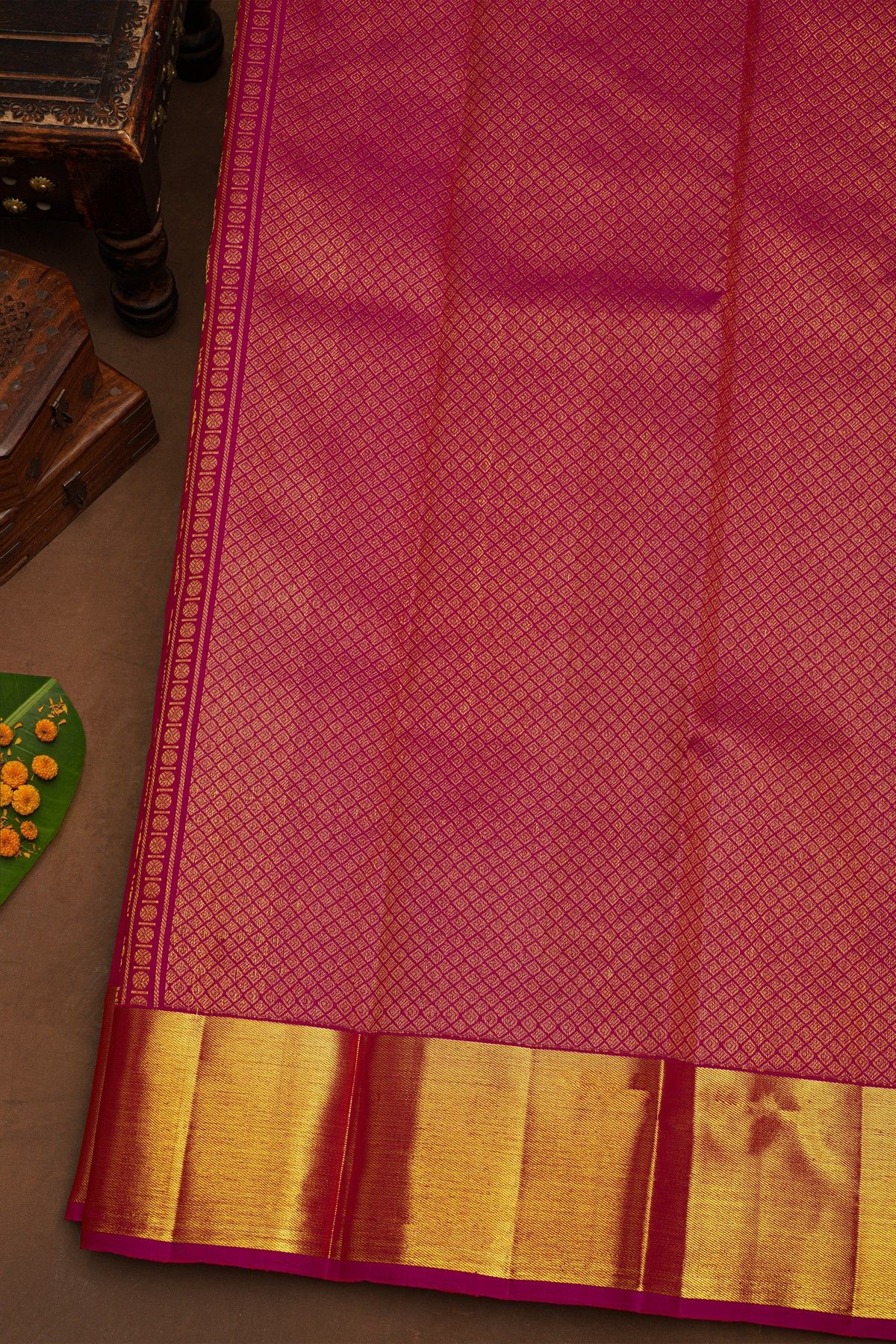 Kancheepuram Pure Silk Pink Saree Leaf Body With Kaddi Border