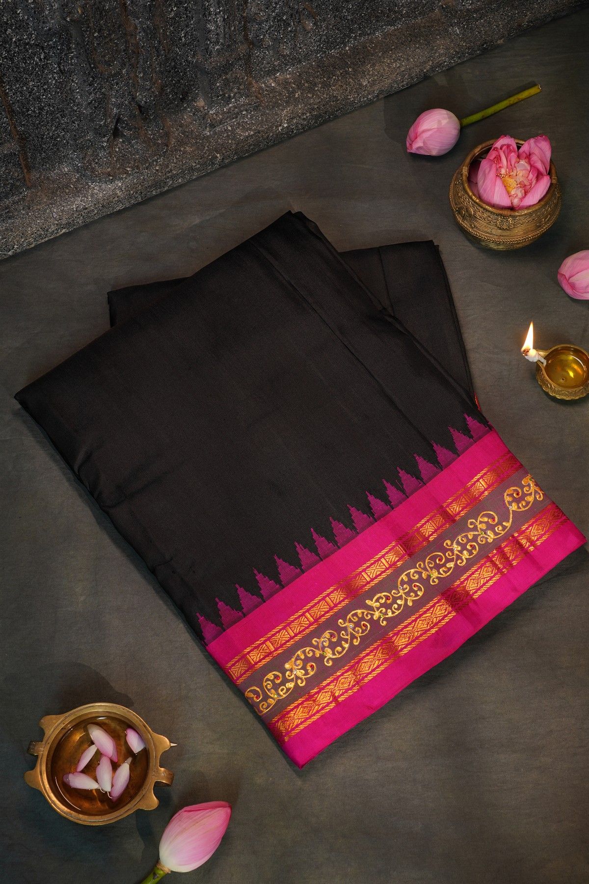 Gadwal Silk Black Saree With Florals and Leaves Jaal With Hand Made Border