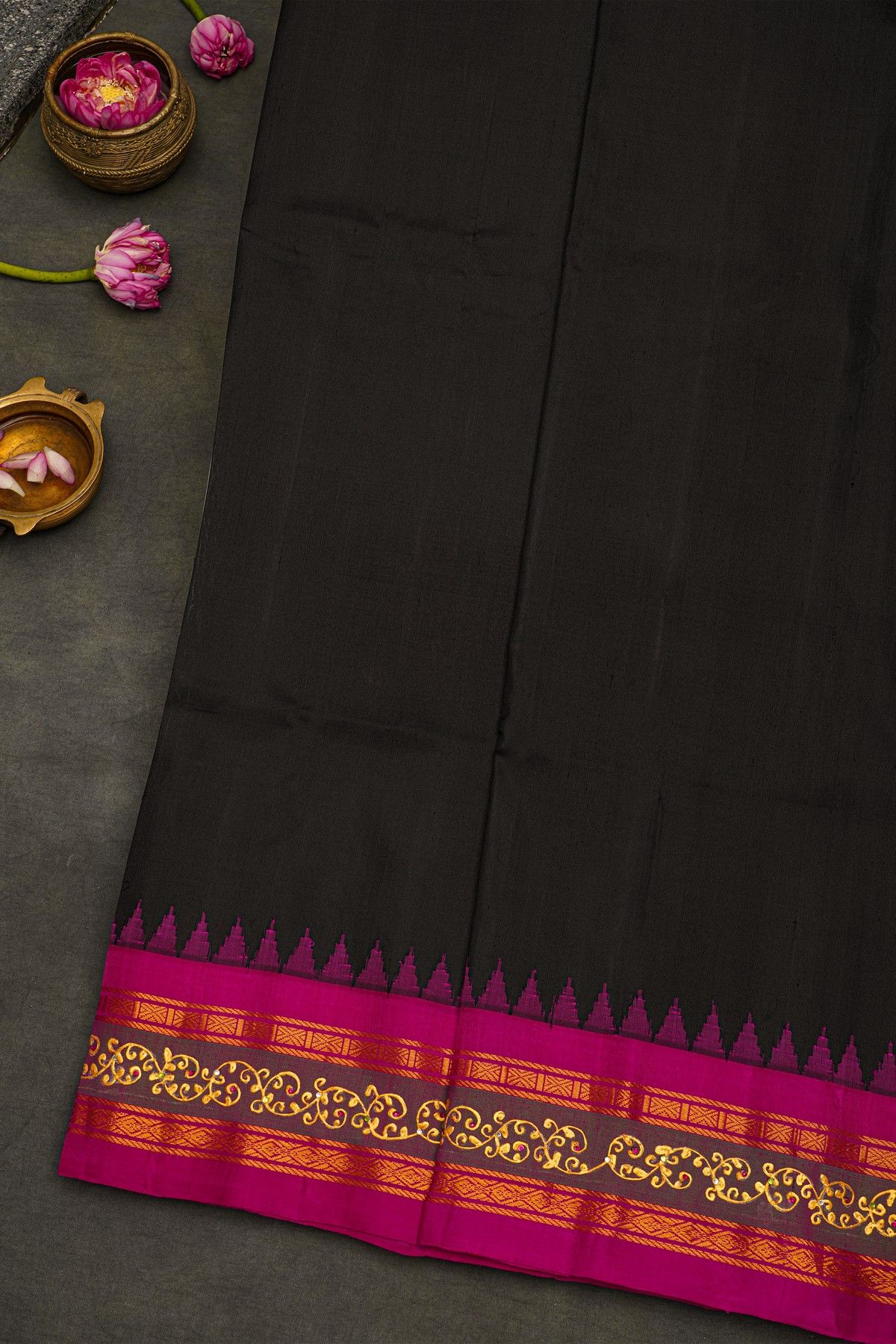 Gadwal Silk Black Saree With Florals and Leaves Jaal With Hand Made Border