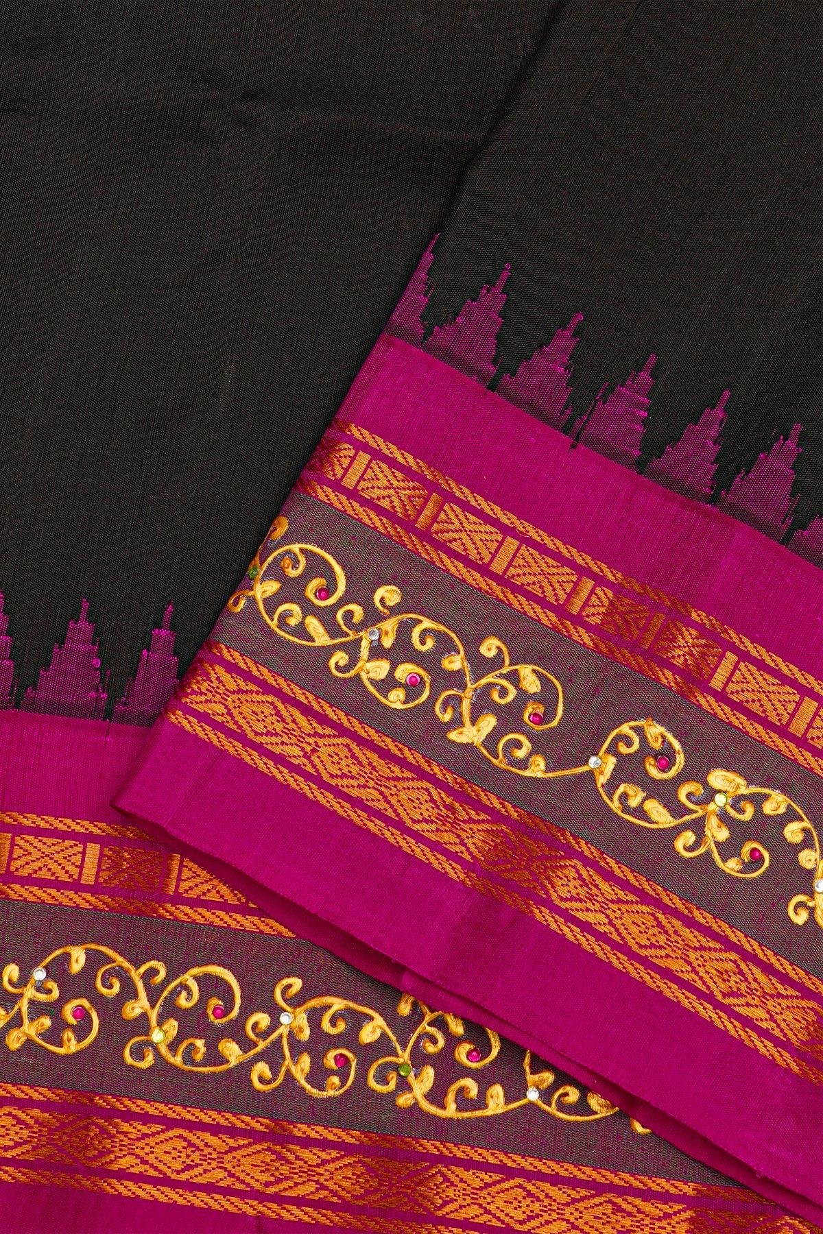 Gadwal Silk Black Saree With Florals and Leaves Jaal With Hand Made Border