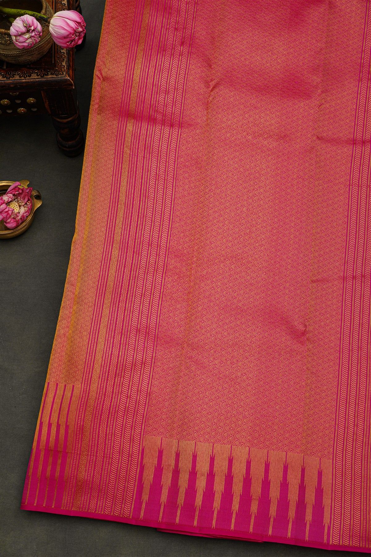 Kancheepuram Silk Magenta Saree With All Over Zari Lines Body Self Design Gap Temples Border