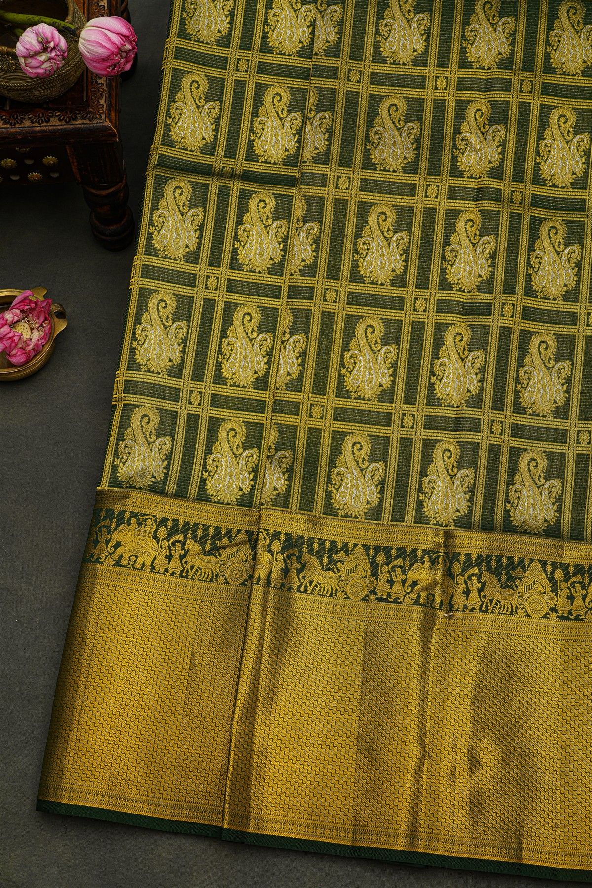 Kancheepuram Silk Bottle Green Saree With Self Zig-Zag Lines And Pallaki Motifs Border