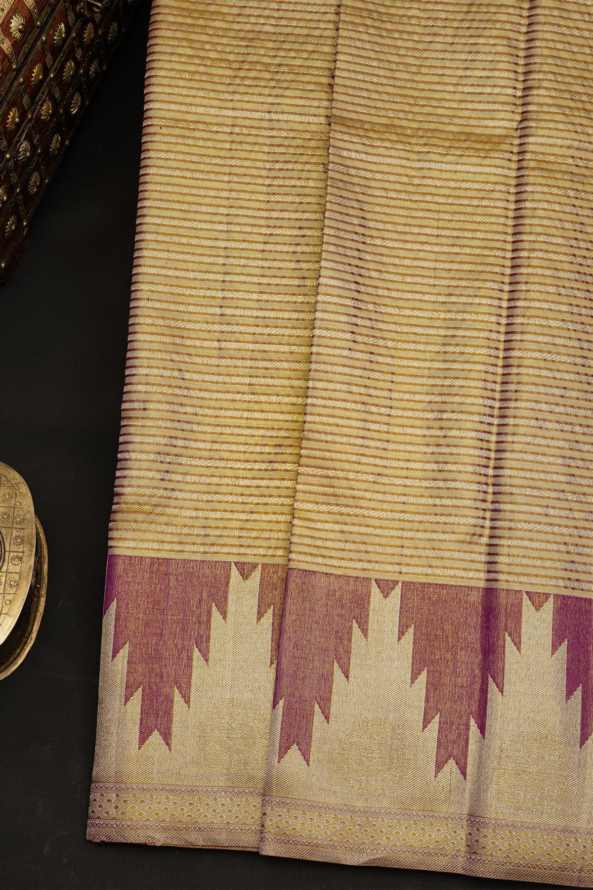 Kancheepuram Silk Dual Colour Saree With Florals And Leaves Border