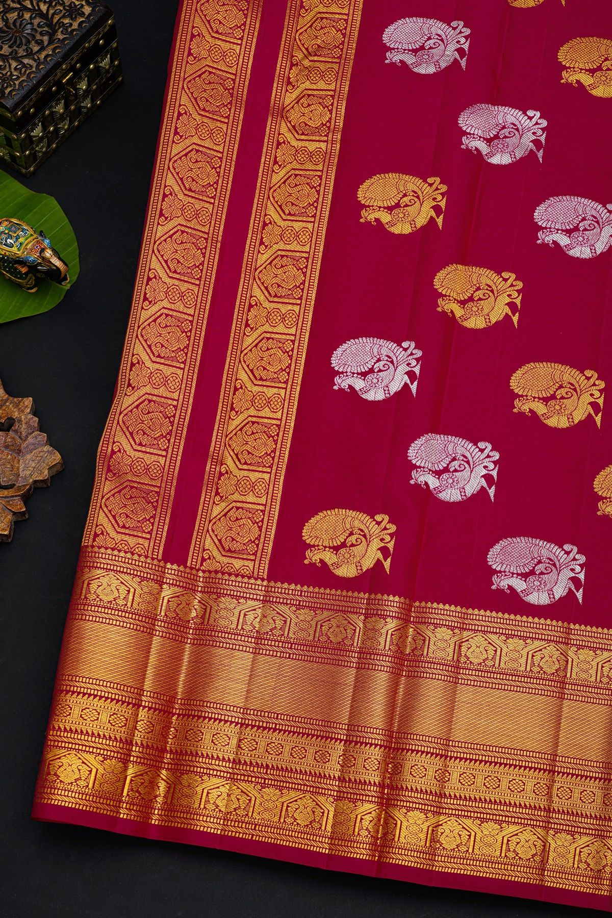 Kancheepuram Silk Magenta Saree With All Over Zari Lines Self Border