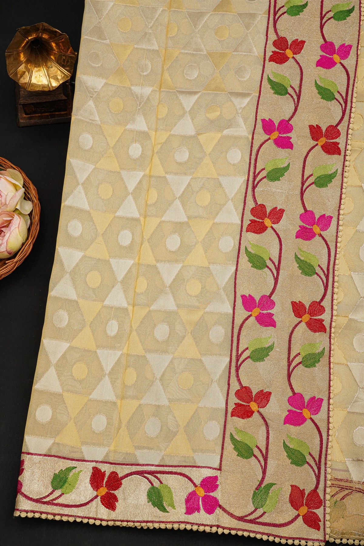 Fancy Tissue Cream Saree With Geometrical Buttis Body
