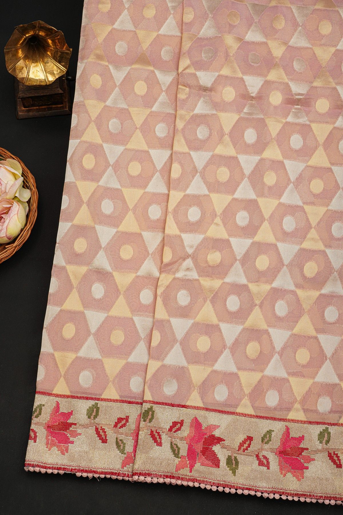 Fancy Tissue Onion Pink Saree With Geometrical Buttis Body