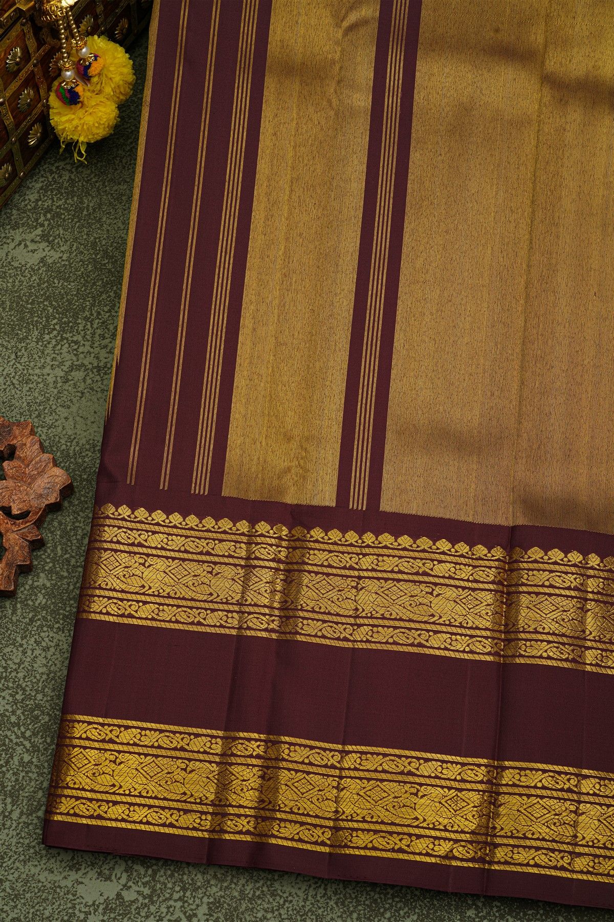 Kancheepuram Silk Dual Colour Saree With Traditional Temple Border