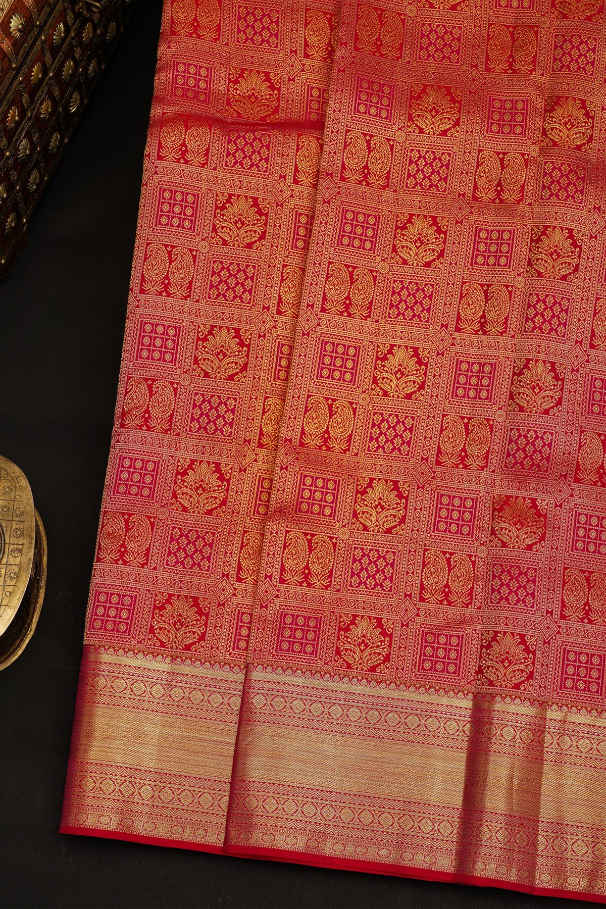 Kancheepuram Silk Dual Colour Saree With Florals Body Self Border