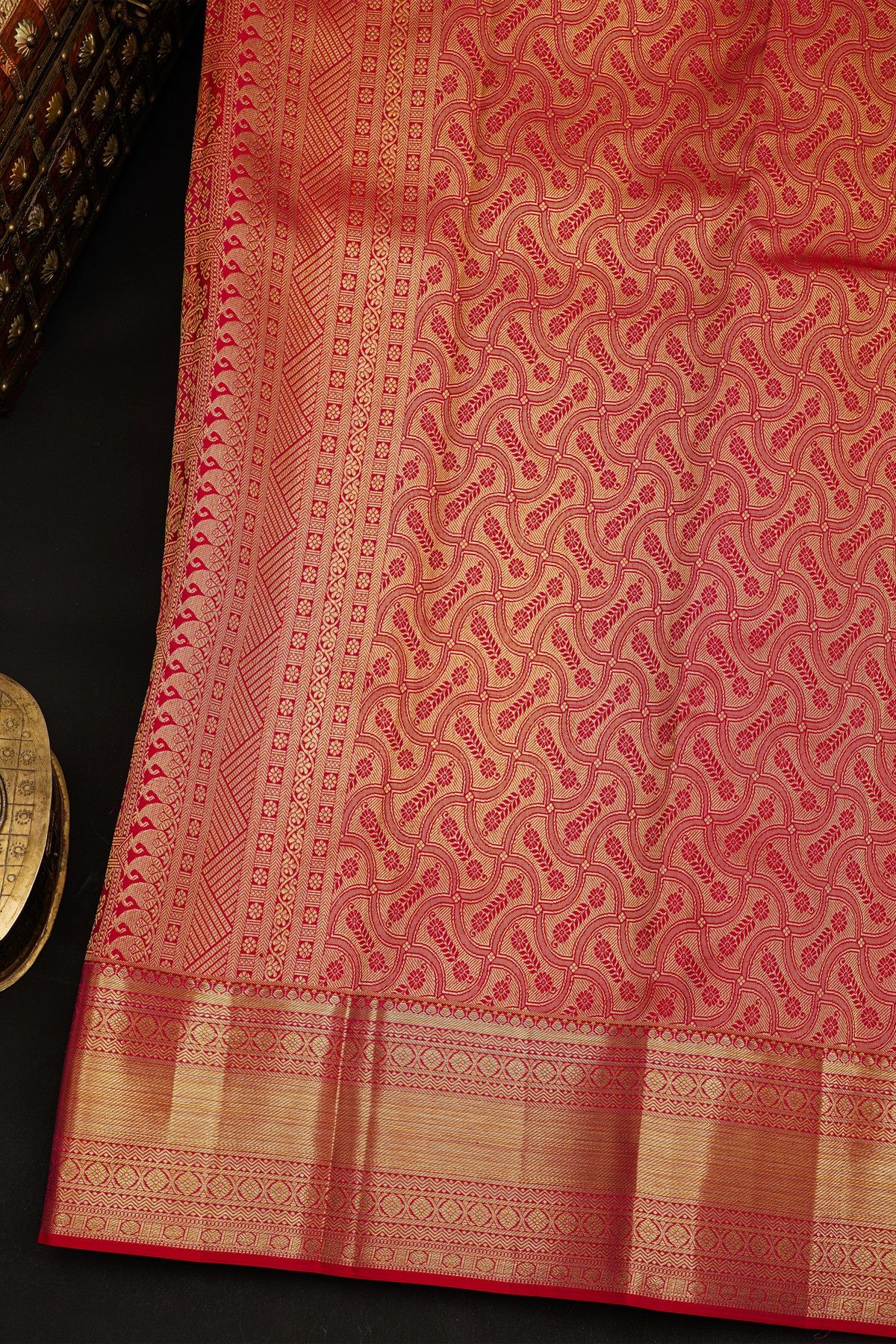Kancheepuram Silk Dual Colour Saree With Florals Body Self Border