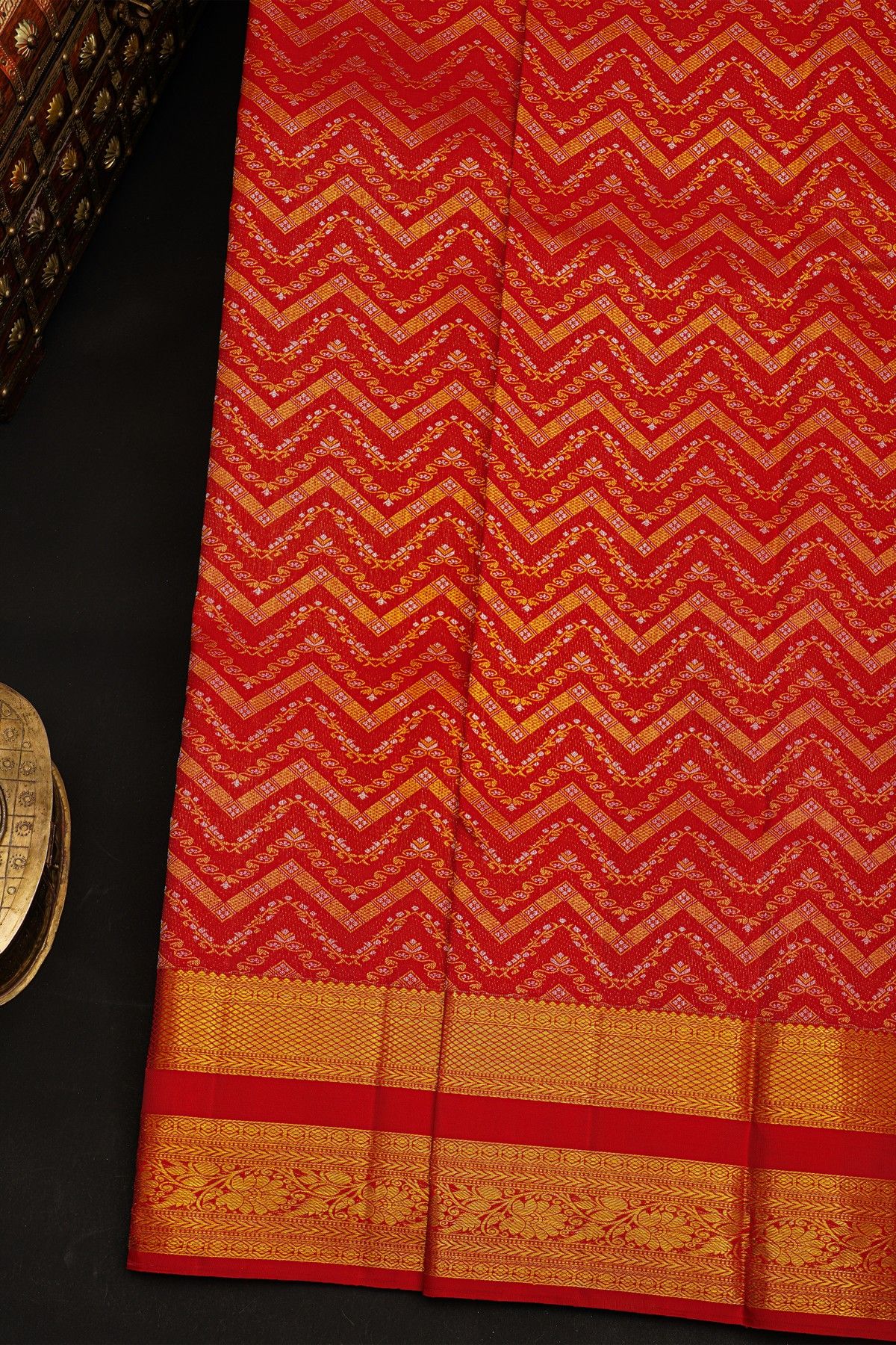 Kancheepuram Silk Red Saree With Wave Design Body Self Gap Border