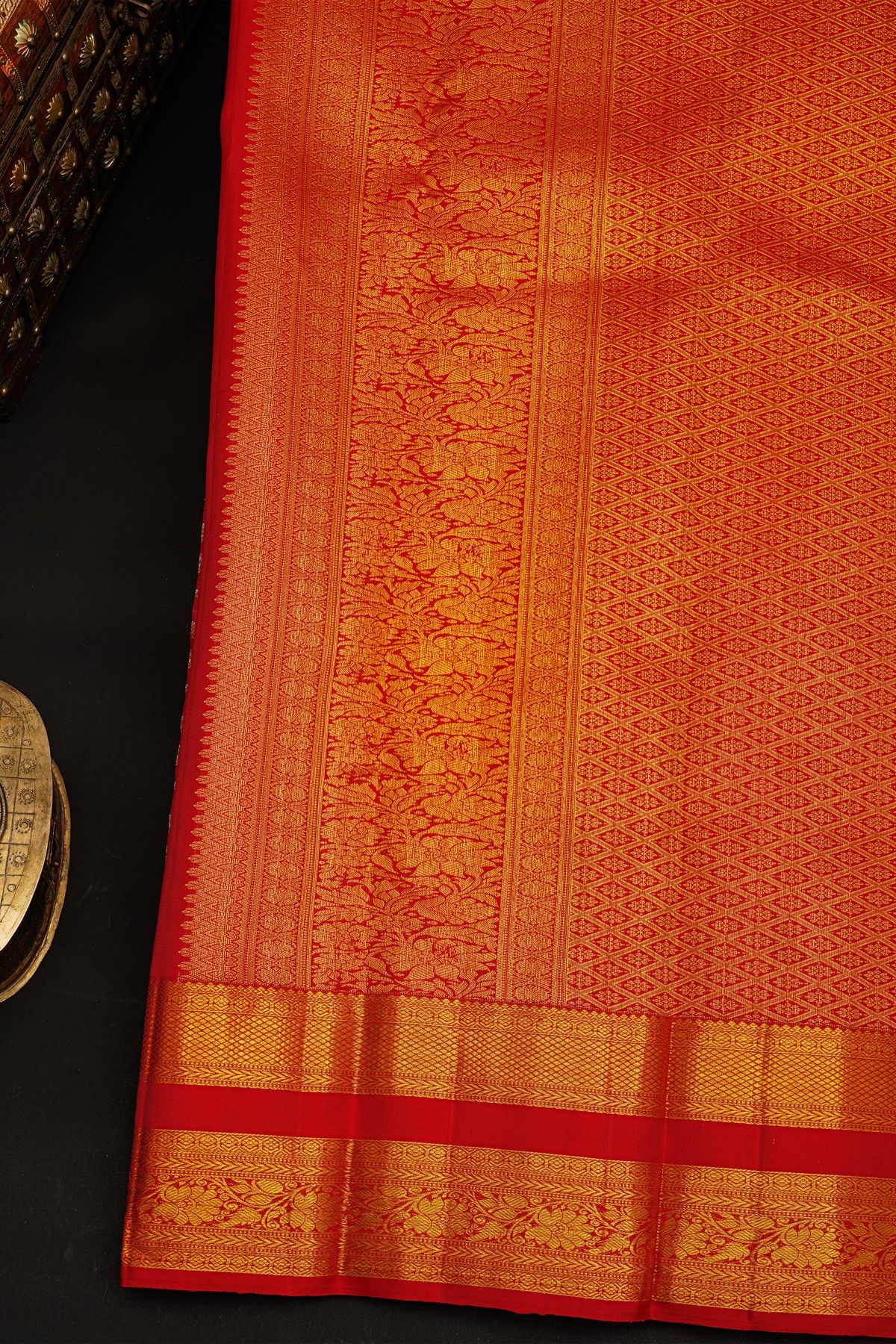 Kancheepuram Silk Red Saree With Wave Design Body Self Gap Border