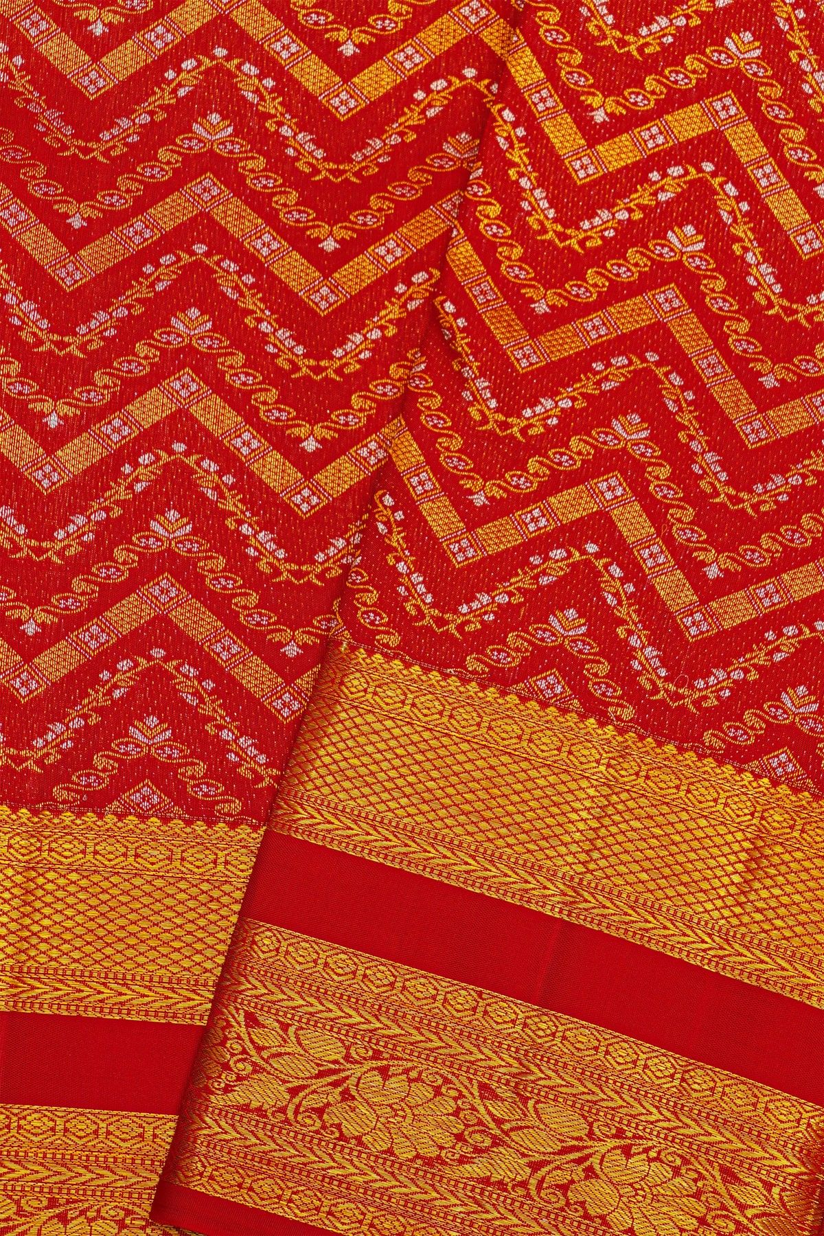 Kancheepuram Silk Red Saree With Wave Design Body Self Gap Border