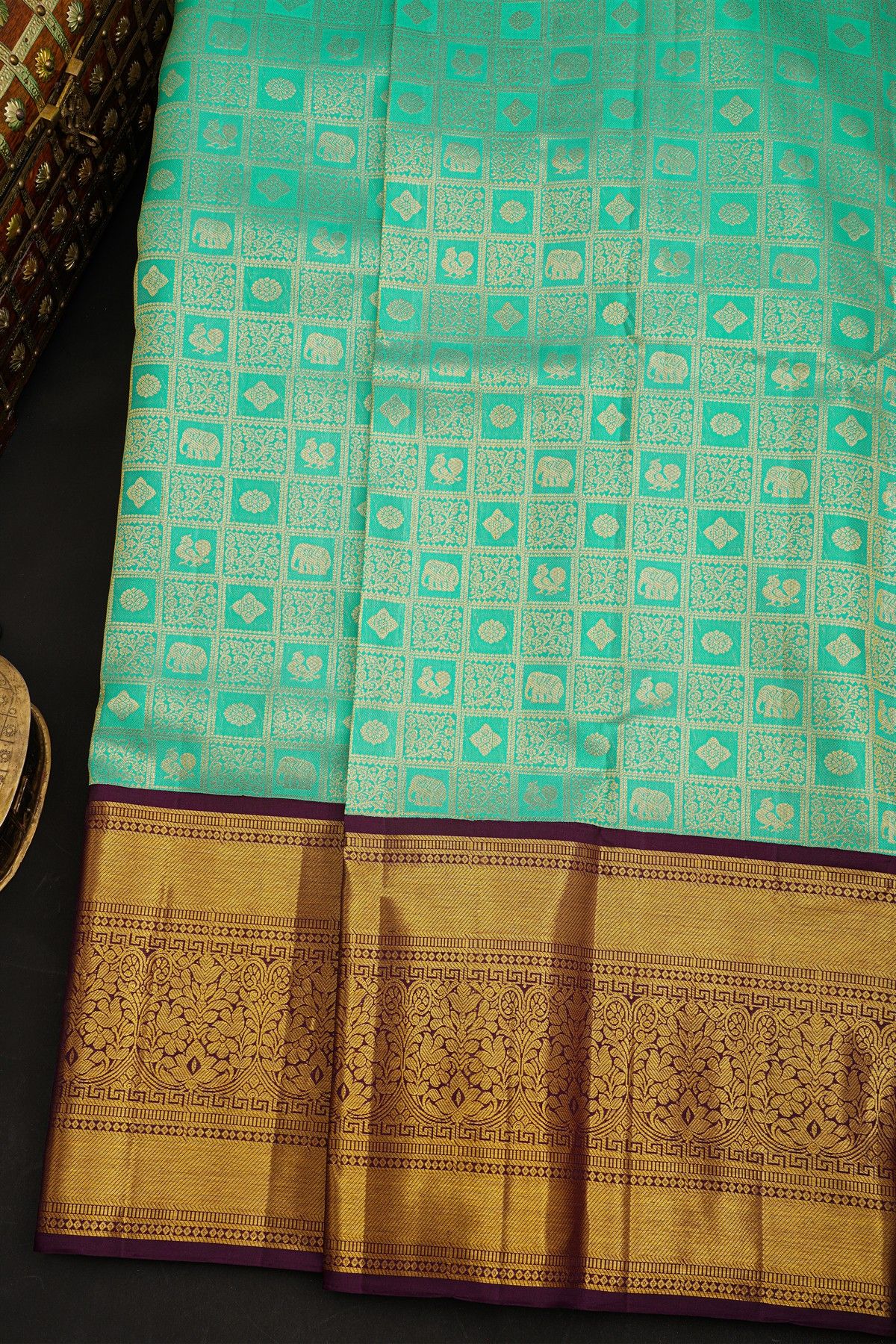 Kancheepuram Silk Sea Green Saree With Florals And Leaves Jaal Border