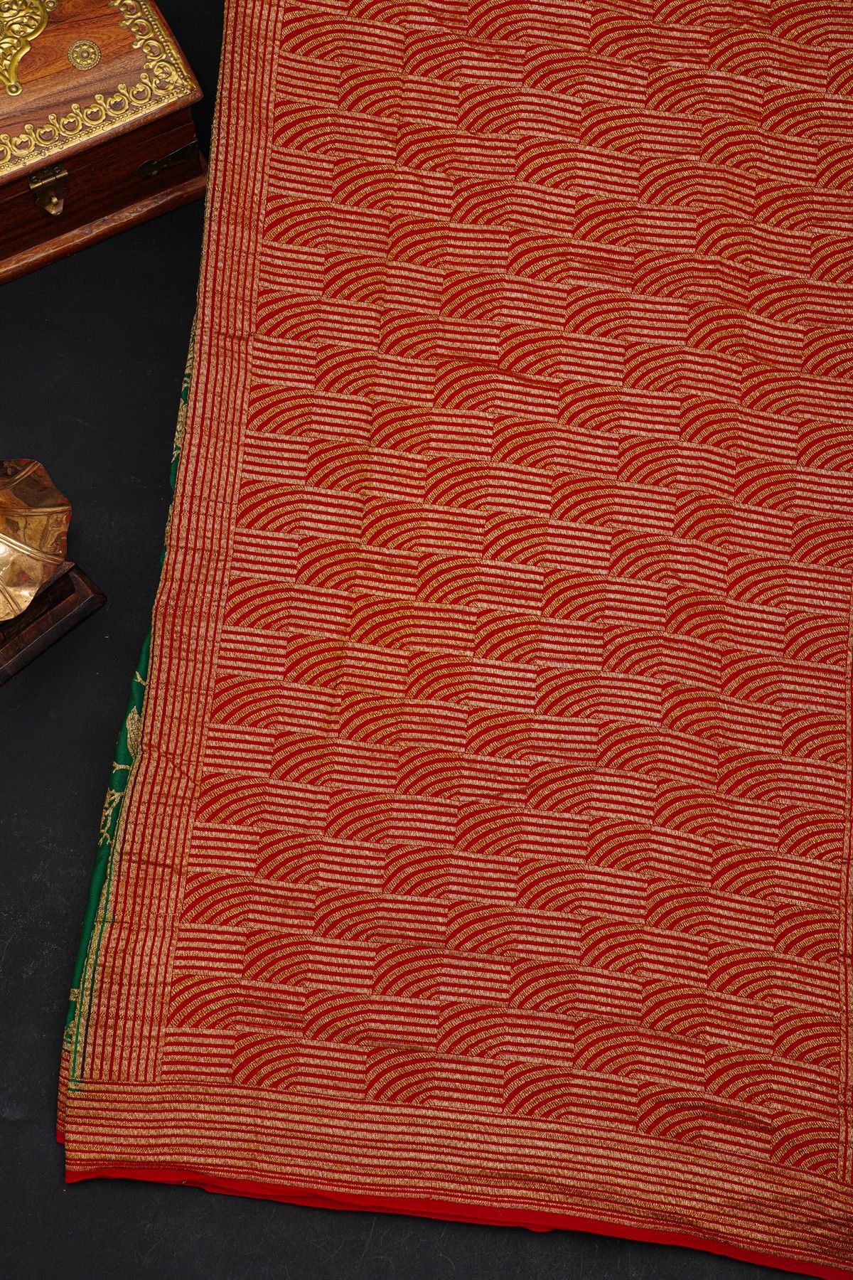 Fancy Georgette Bottle Green Saree With Florals And Leaves With Birds Body And Contrast Kaddi Border