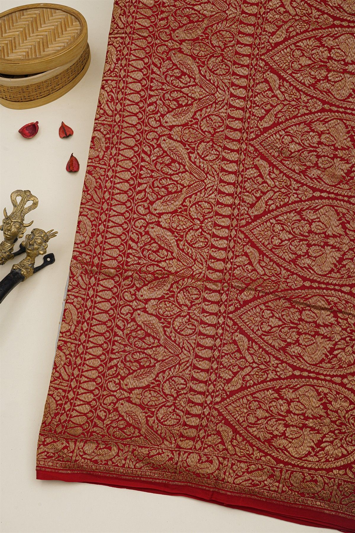 Banarasi Kaddi Georgette Off White Saree With Peacocks In Cross Checks Body
