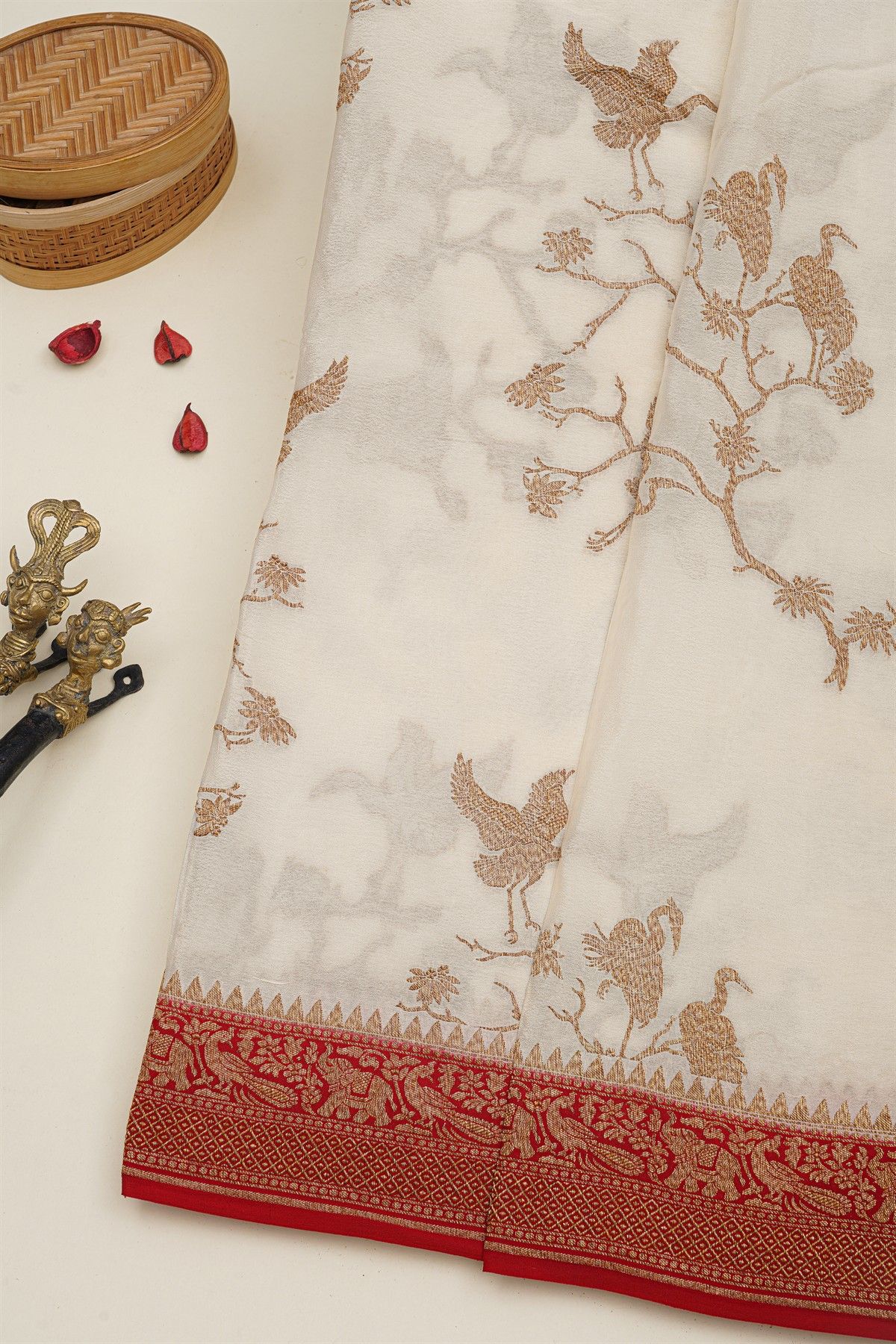 Banarasi Kaddi Georgette Off White Saree With Florals And Cranes Body