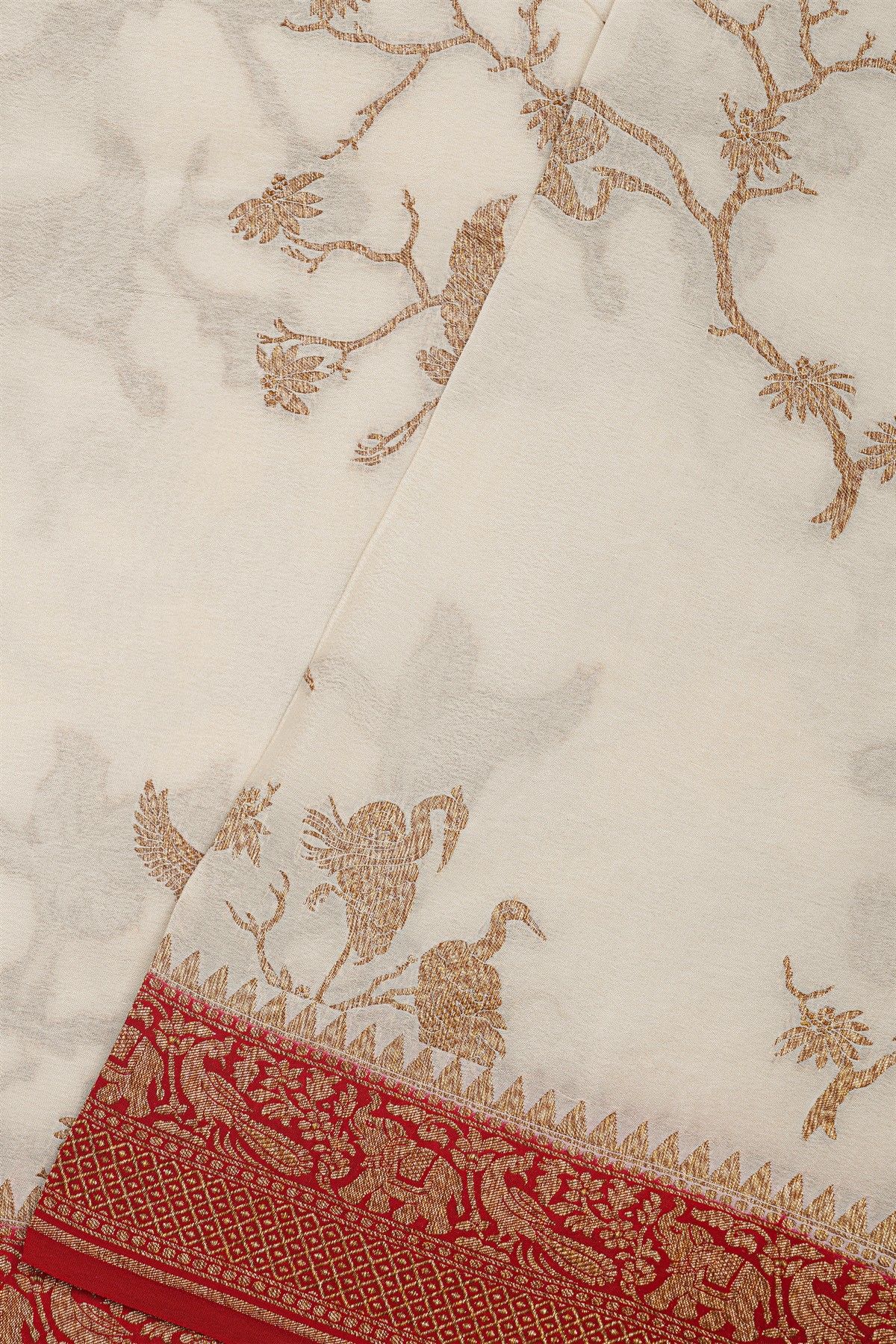 Banarasi Kaddi Georgette Off White Saree With Florals And Cranes Body