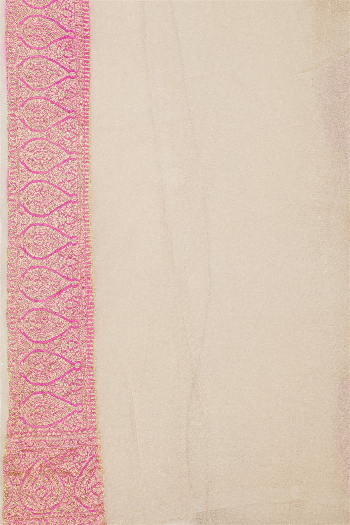 Fancy Georgette Off White Saree With Florals With Leaves Body And Self Florals And Leaves Jaal Border