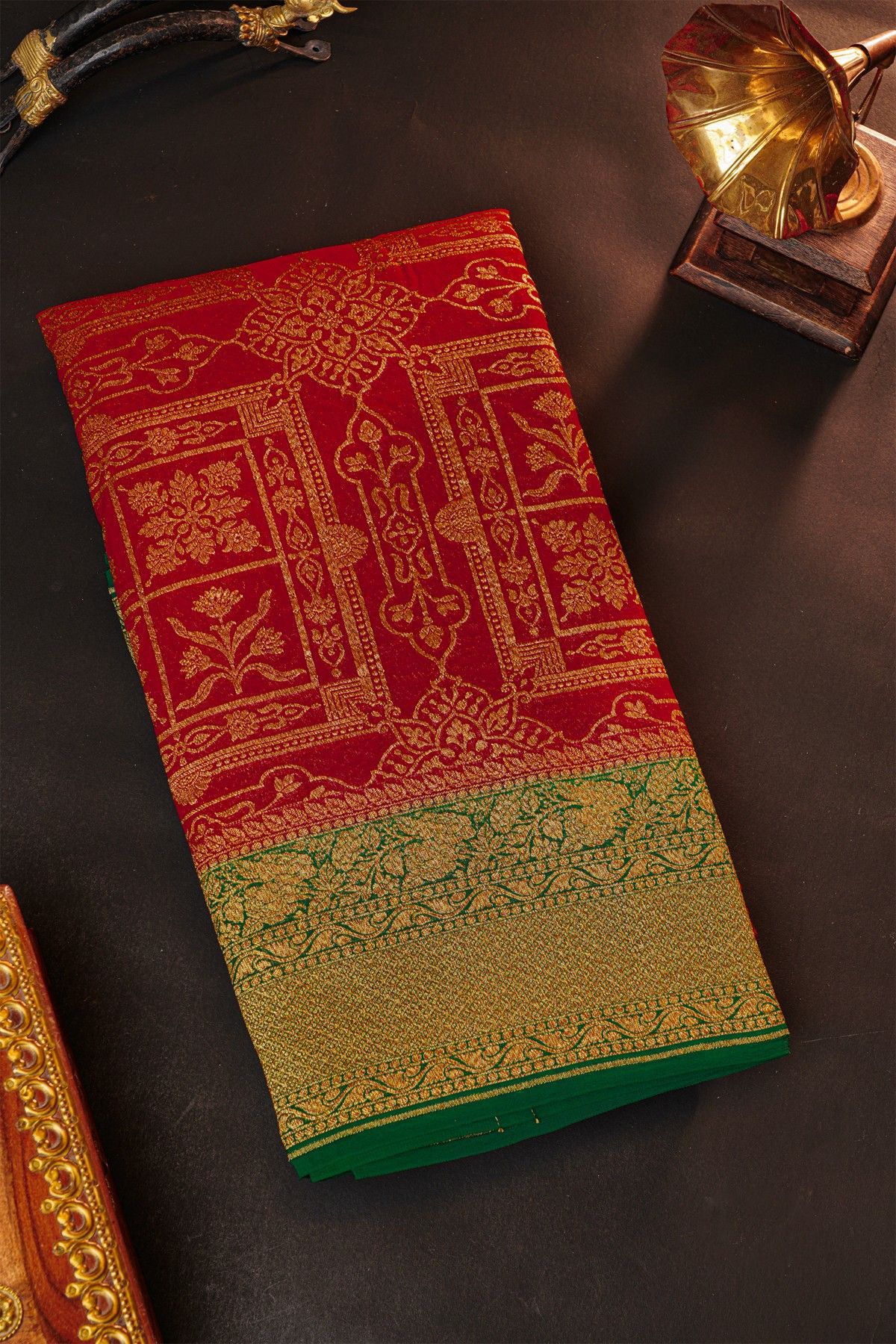 Fancy Georgette Maroon Saree With Florals And Leaves Body And Contrast Florals And Leaves With Kaadi Border