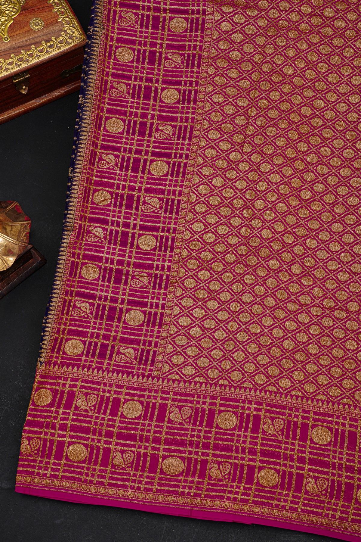 Fancy Georgette Violet Saree With Florals And Leaves Jaal, Florals And Buttis Body And Contrast Florals And Leaves Jaal With Animals Border