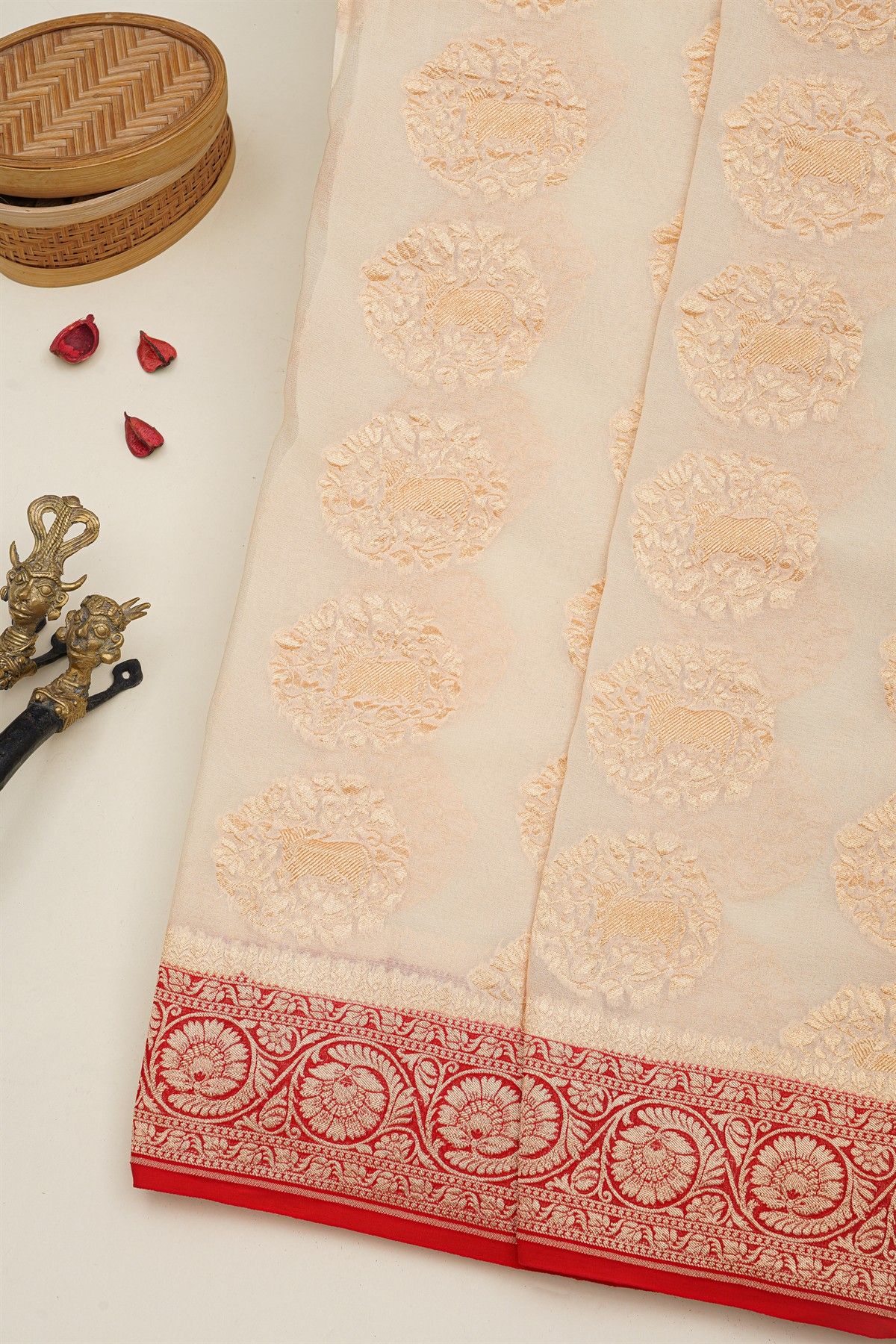 Banarasi Kaddi Georgette Off White Saree With Florals And Pichwai Cows Body