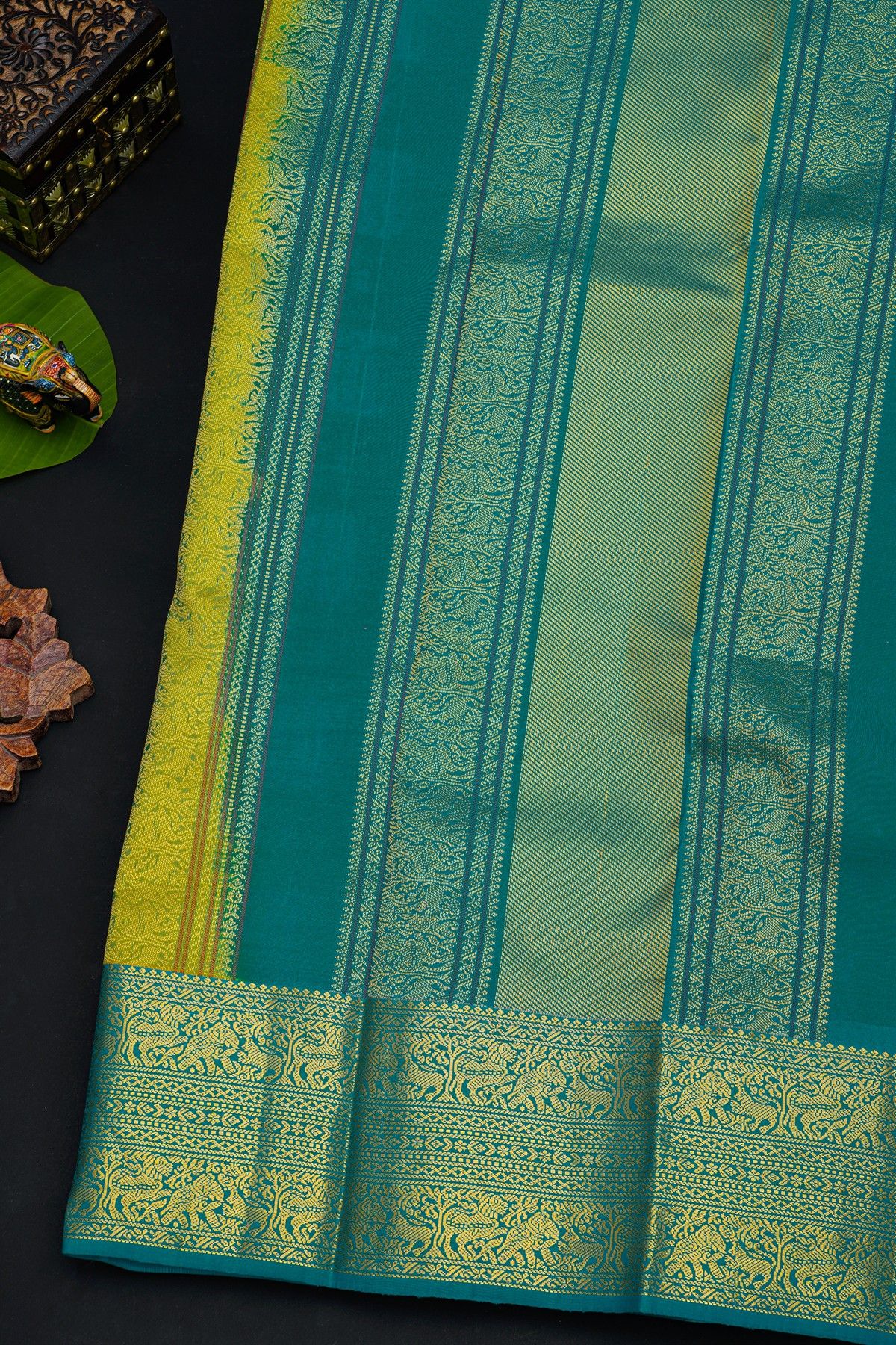Kancheepuram Silk Mehendi Green Saree With Florals And Leaves In Zari