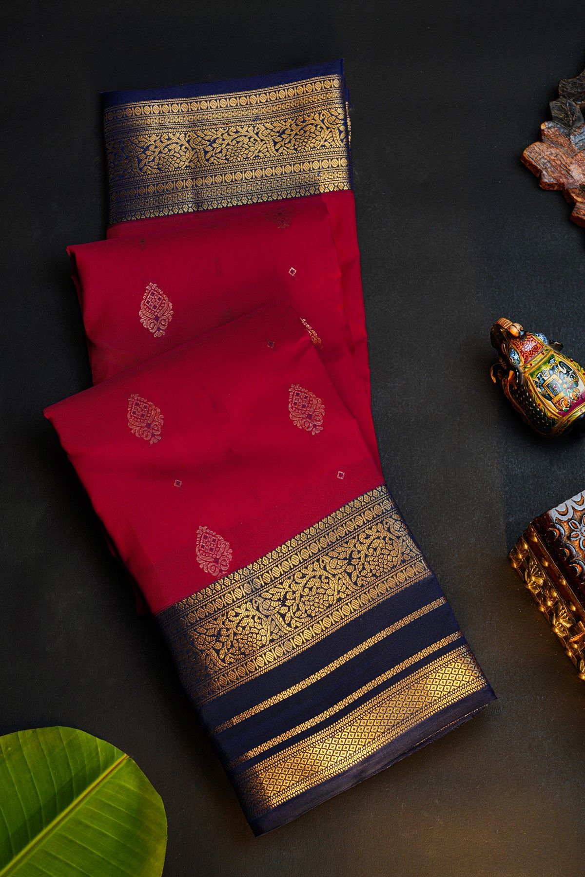 Kancheepuram Silk Pink Saree With Florals And Leaves In Zari