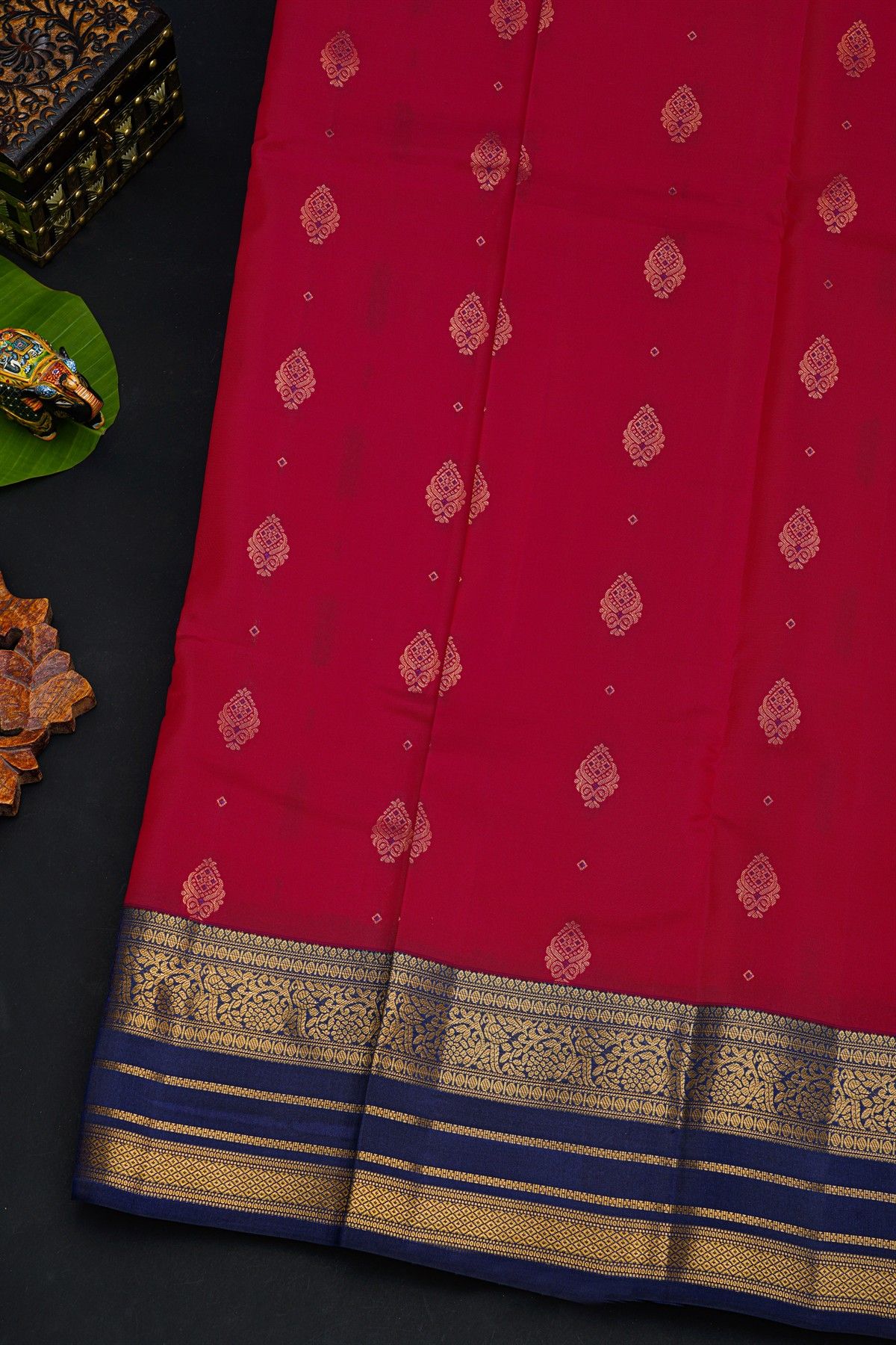 Kancheepuram Silk Pink Saree With Florals And Leaves In Zari