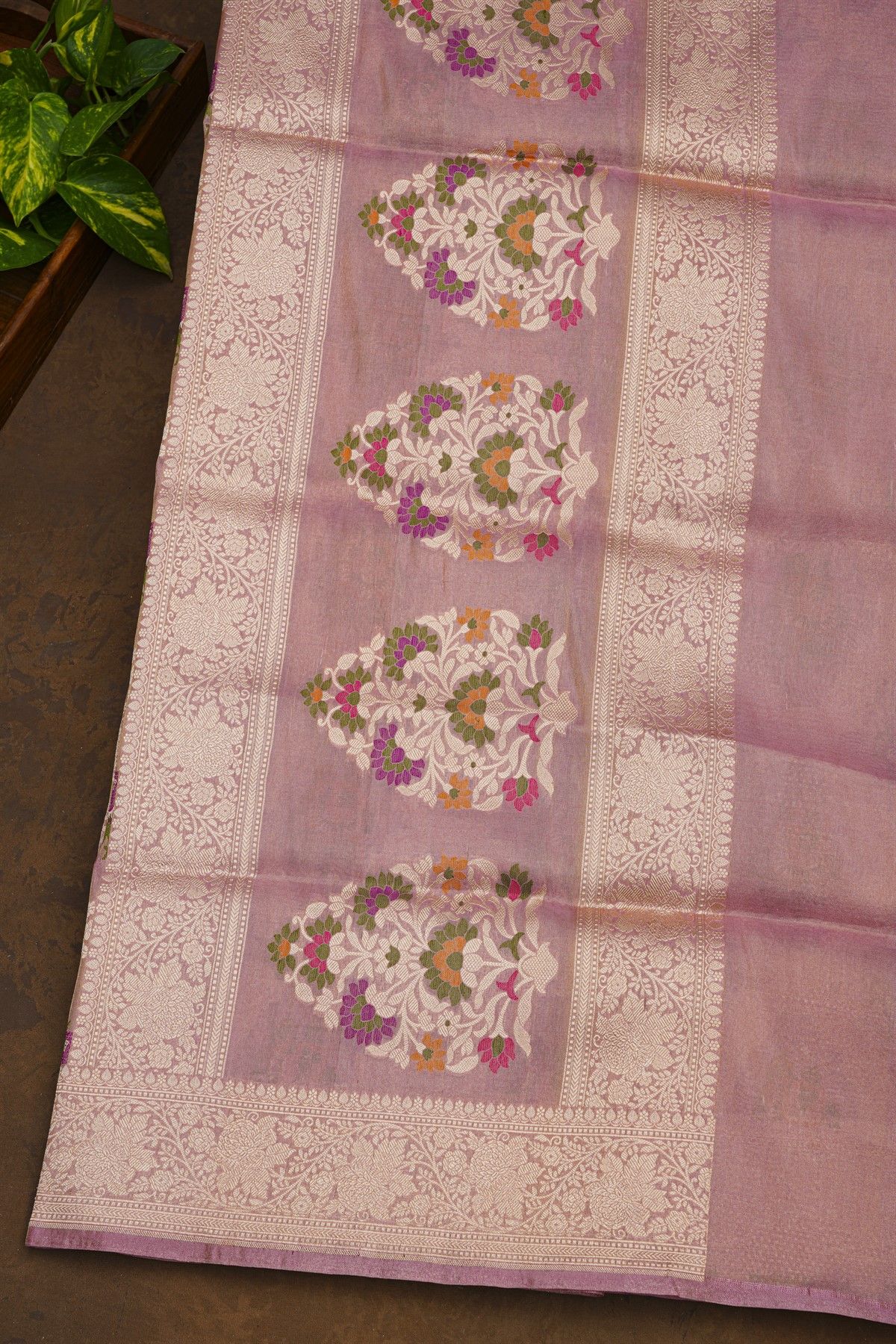 Banarasi Silk Onion Pink Saree With All Over Florals In Meenakari Weave