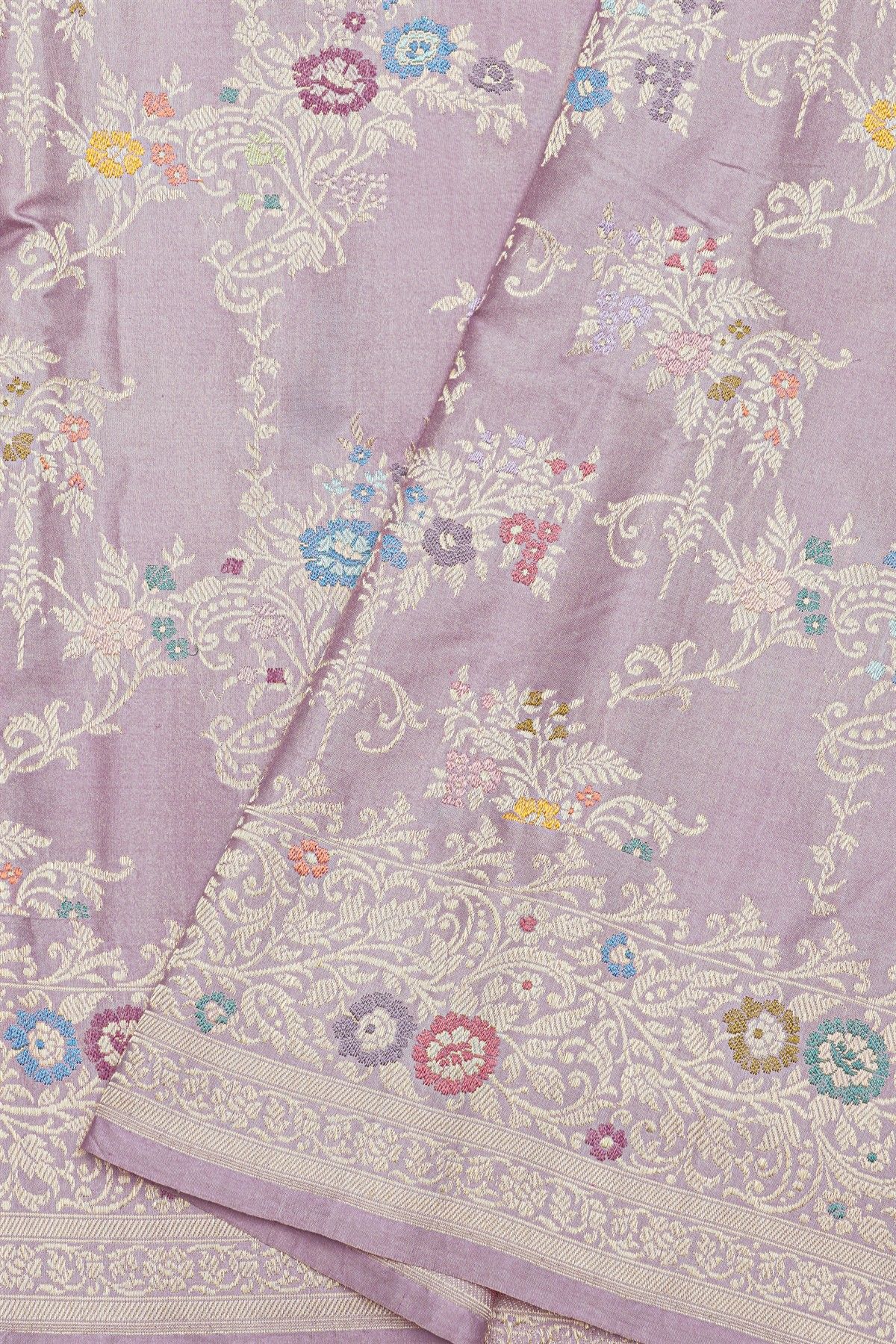 Banarasi Silk Light Lavender Saree With Florals With Leaves Jaal Body And Self Florals And Leaves Jaal Border