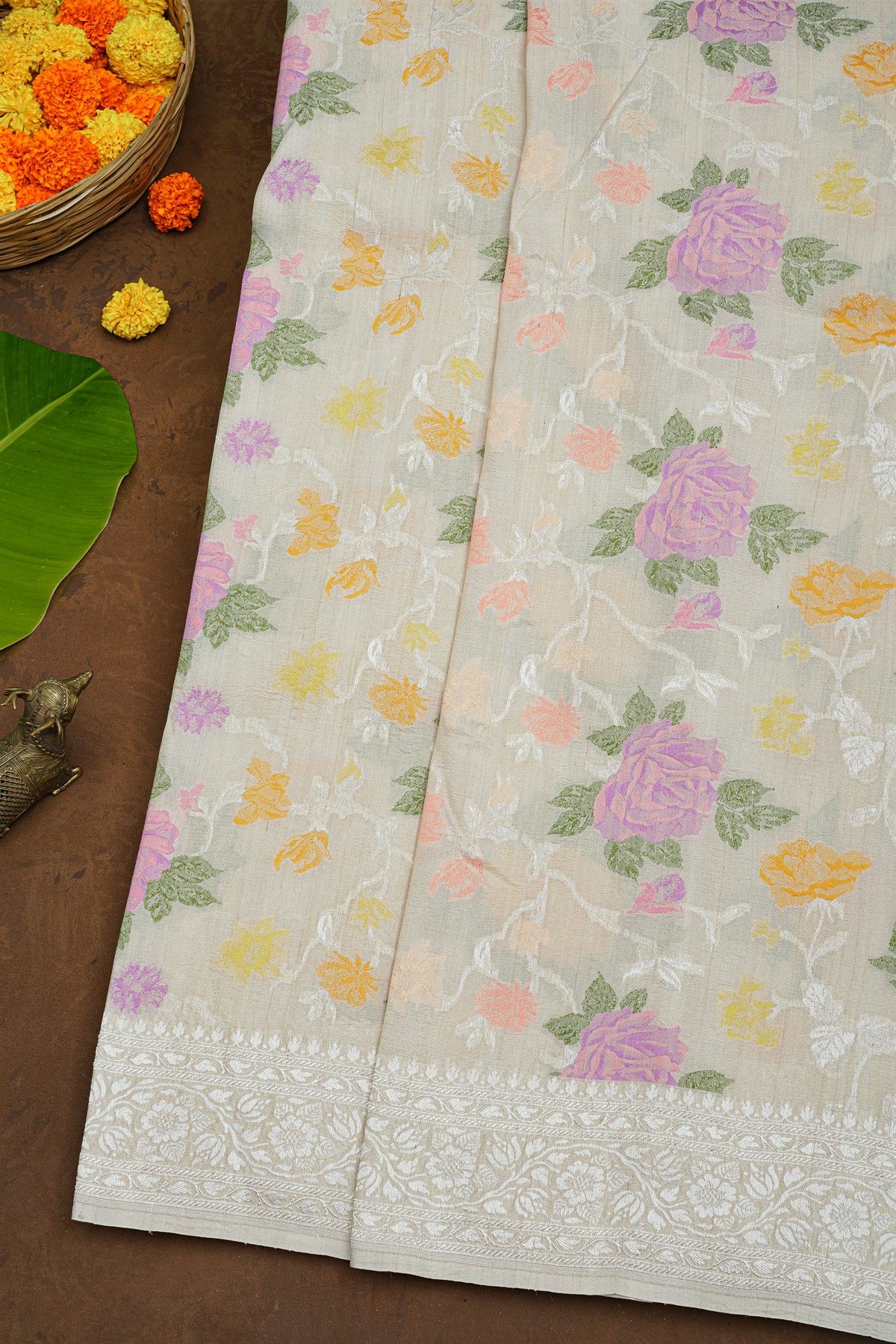 Banarasi Silk Off White Saree With Florals And Leaves Body And Self Florals And Leaves Jaal Border