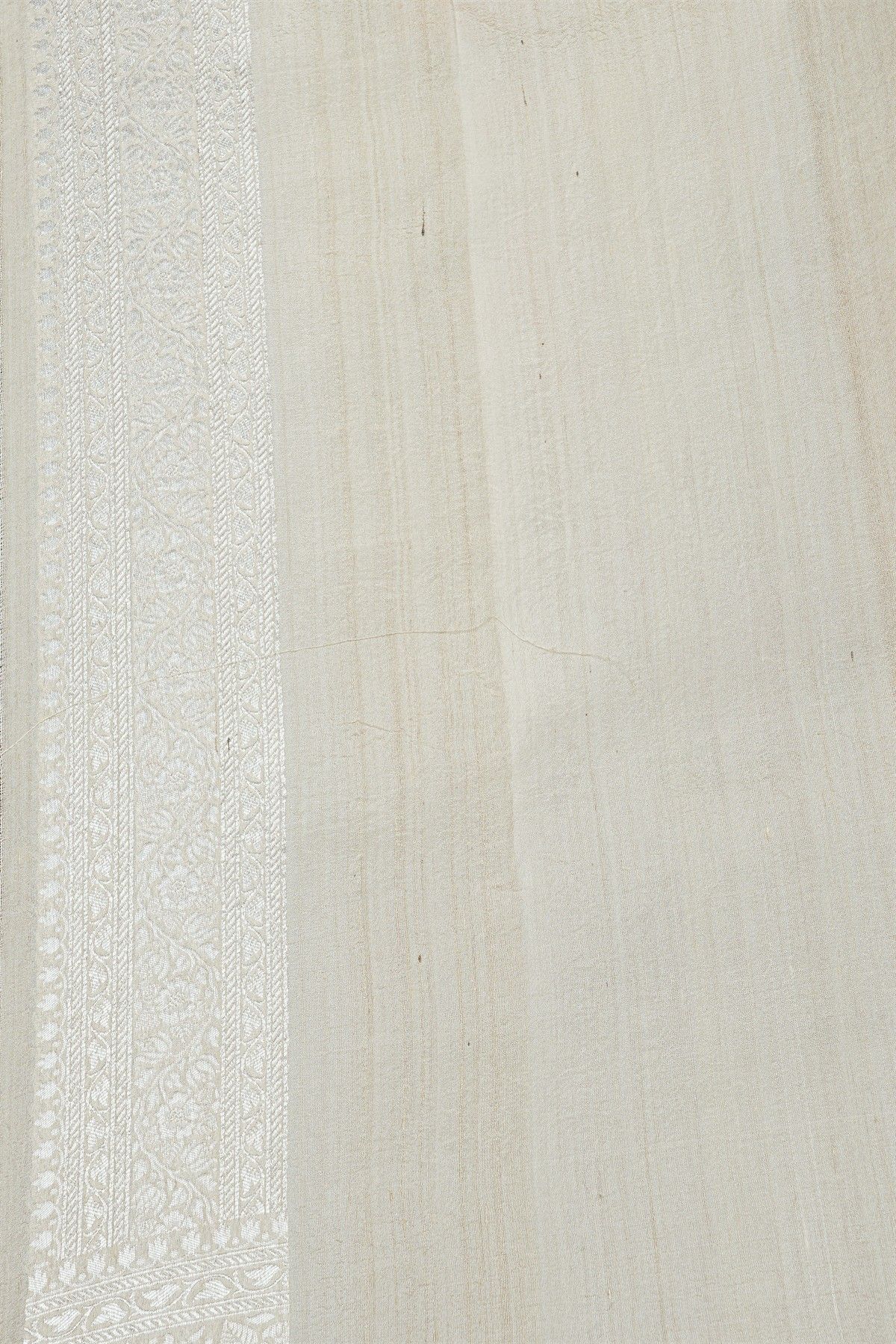 Banarasi Silk Off White Saree With Florals And Leaves Body And Self Florals And Leaves Jaal Border