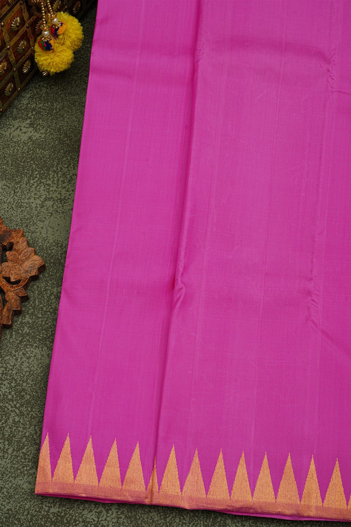Kancheepuram Silk Lavender Saree With Self Temple Border And Kaddi Pallu